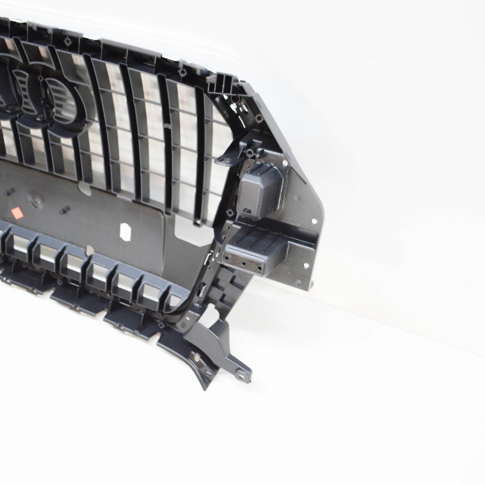 NEW AUDI Q3 8U RADIATOR GRILLE 8U0853651K1QP 8U0853651K 1QP