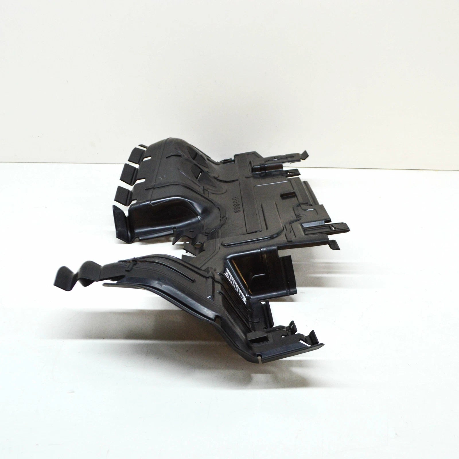 NEW AUDI Q7 4M RADIATOR LEFT AIR GUIDE 4M0121283CK