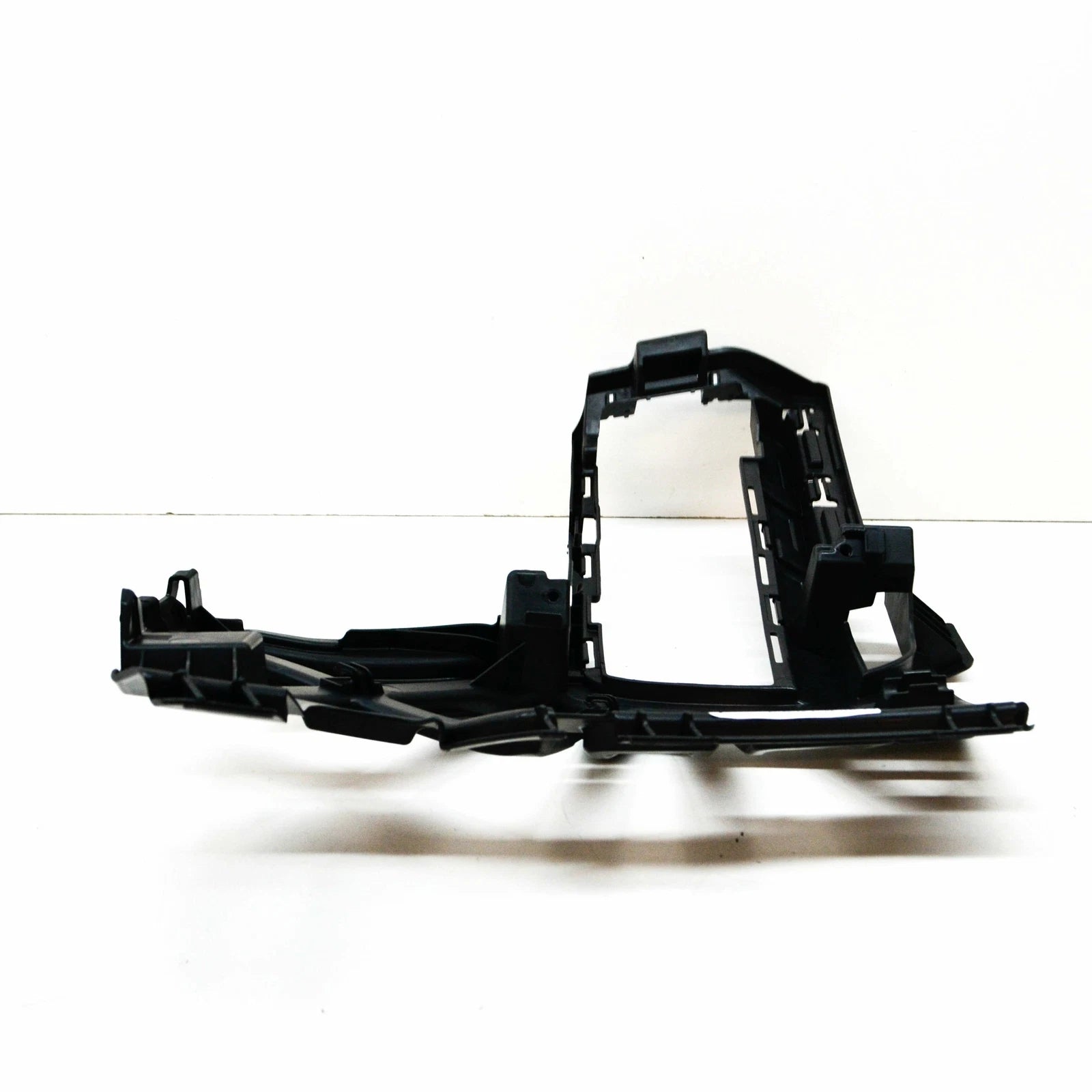 NEW VOLKSWAGEN TOURAN 5T FRONT LEFT BUMPER BRACKET 5TA807723