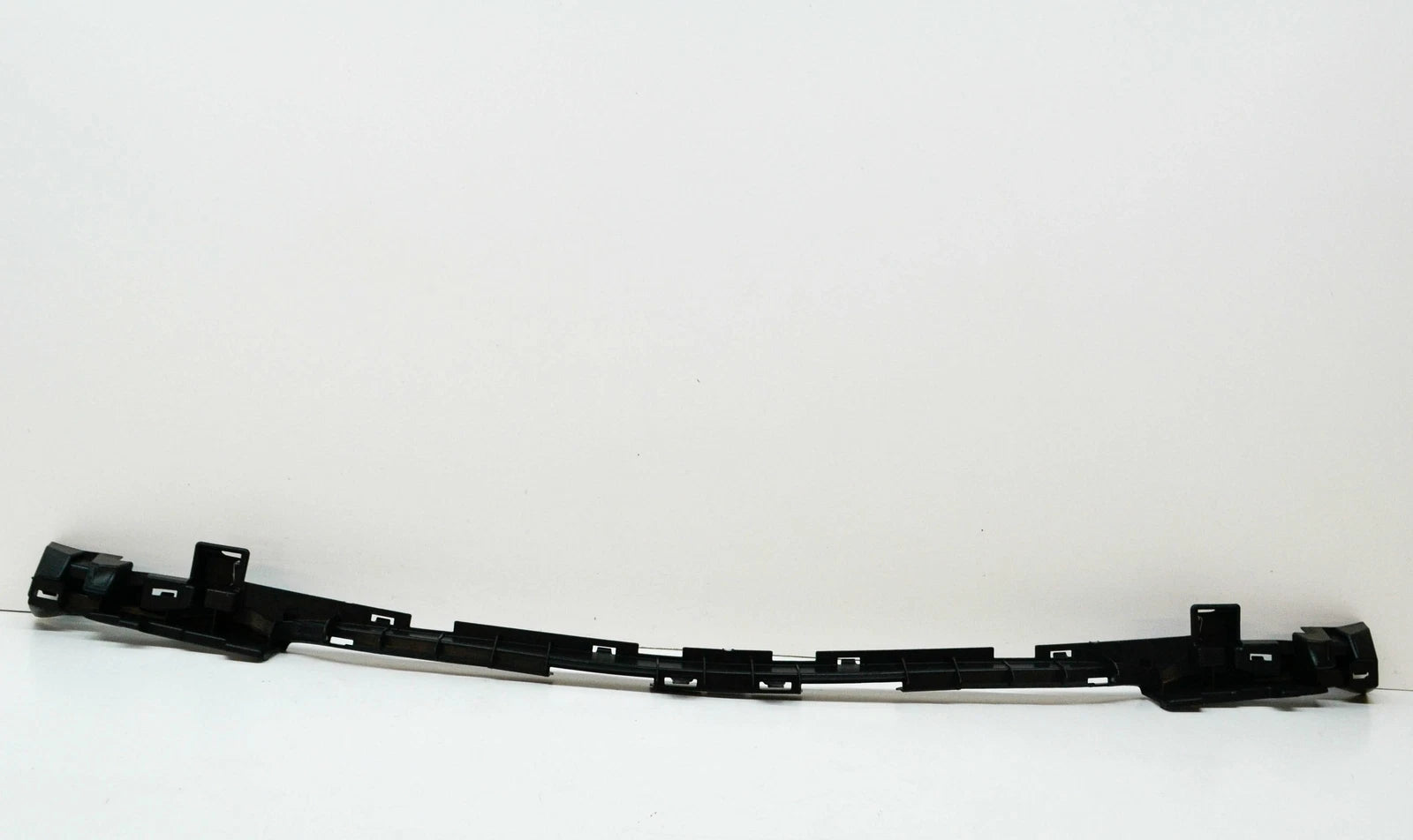 NEW MERCEDES-BENZ C W205 FRONT BUMPER SUPPORT CENTER BRACKET A2058855701