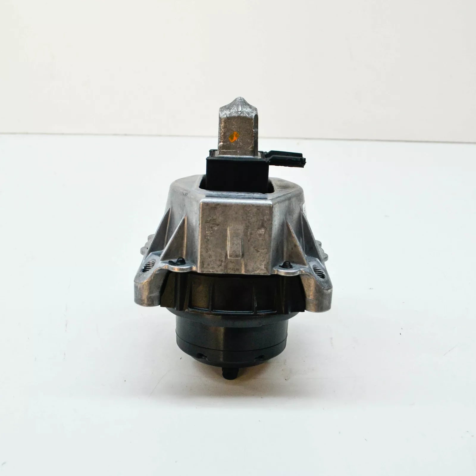 NEW BMW 3 G20 RIGHT SIDE ENGINE MOUNT 7582320 22117582320 ORIGINAL