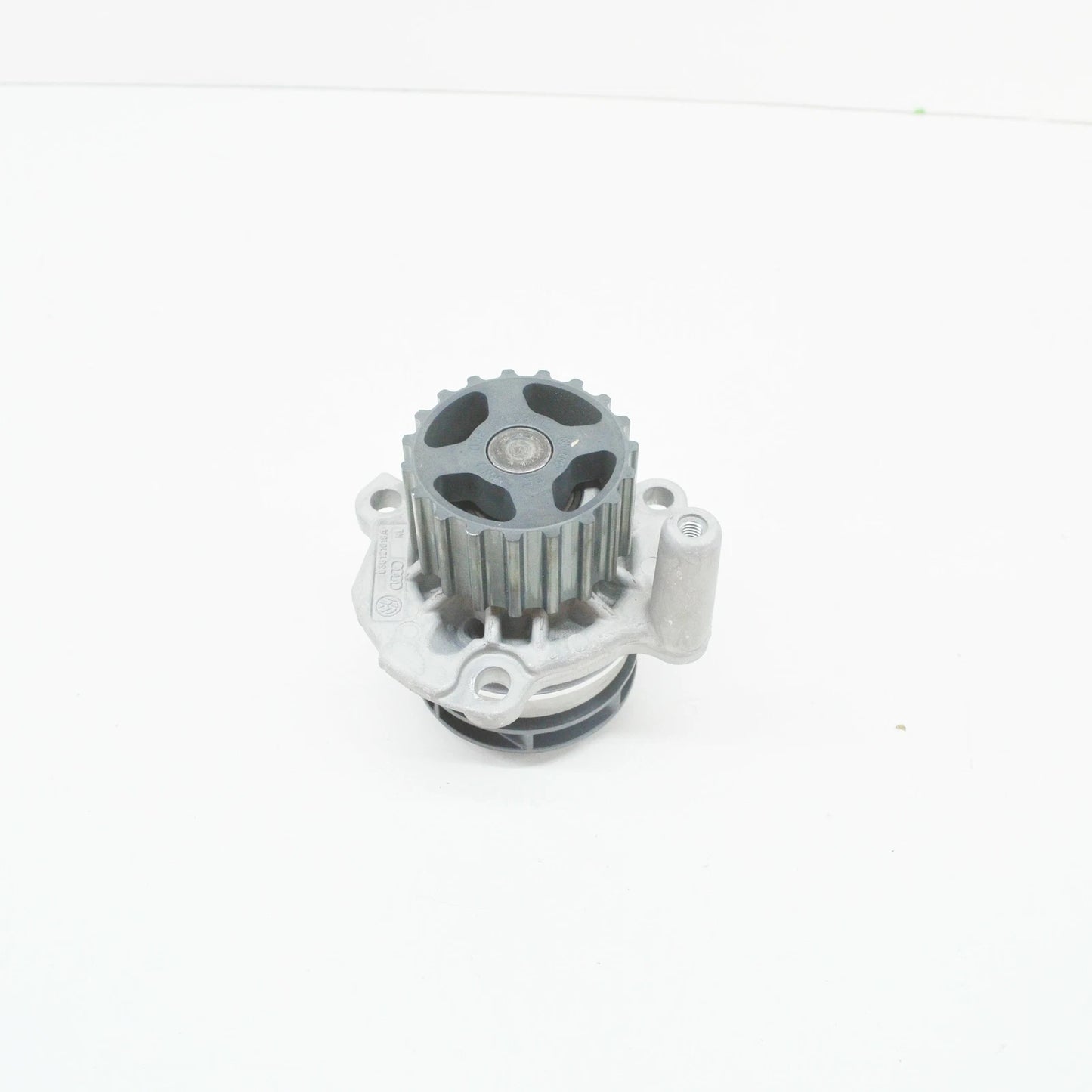 NEW AUDI A3 8L COOLANT PUMP WITH SEALING RING 038121011A