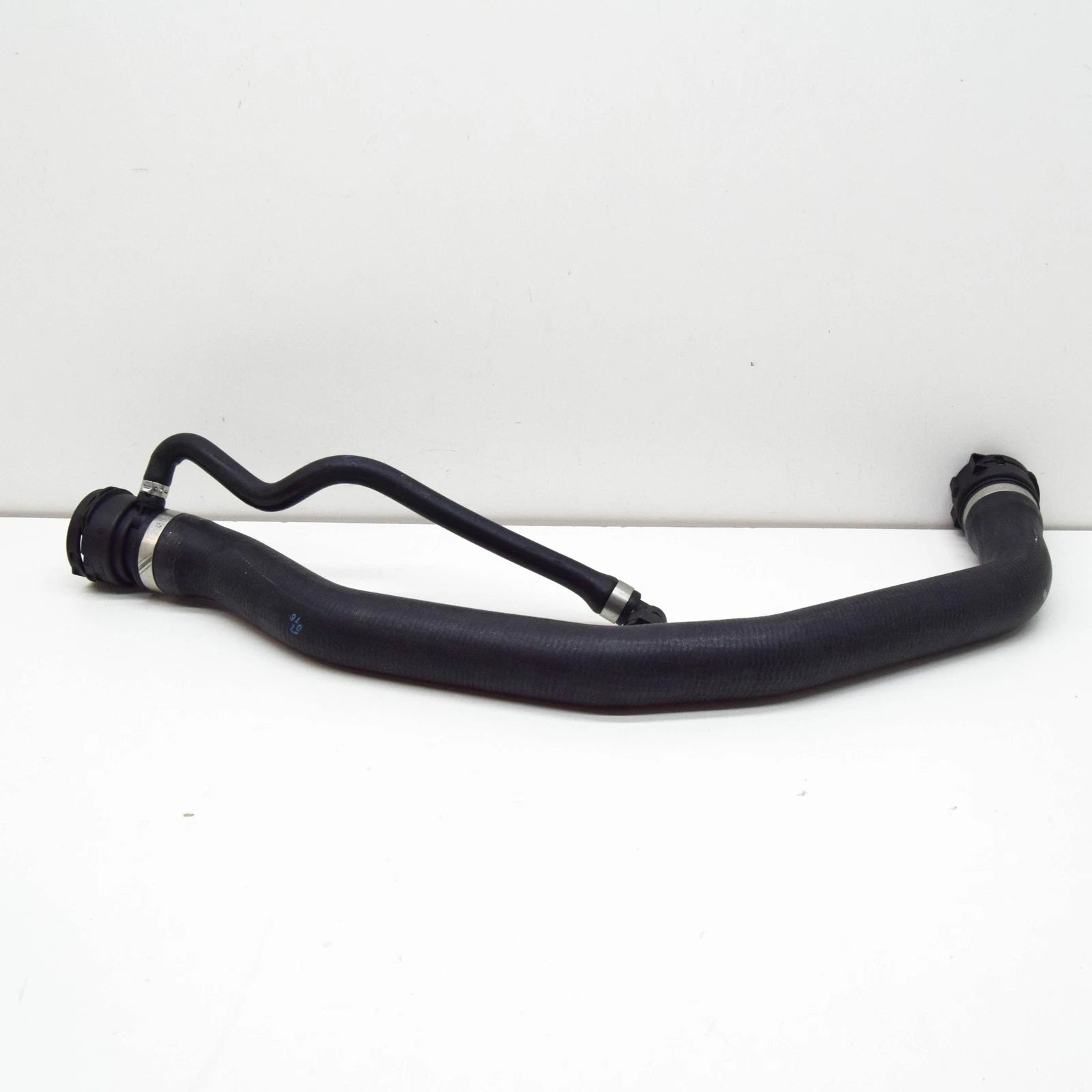 NEW BMW E65 E66 SEDAN RADIATOR COOLING SYSTEM WATER HOSE 2249459 17122249459