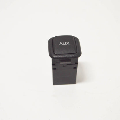 NEW AUDI Q3 A1 A3 A4 A5 A6 R8 Q5 AUX IN SOCKET 8J0035475 ORIGINAL