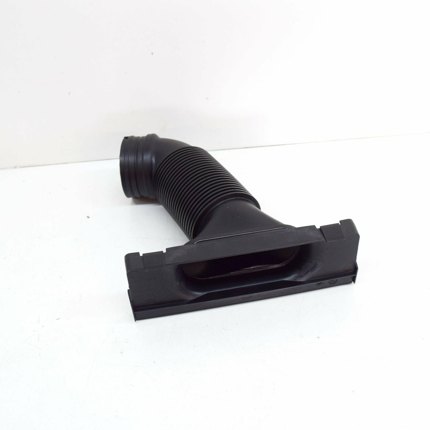 NEW AUDI A3 8P ENGINE INTAKE AIR DUCT 1K0129609B ORIGINAL