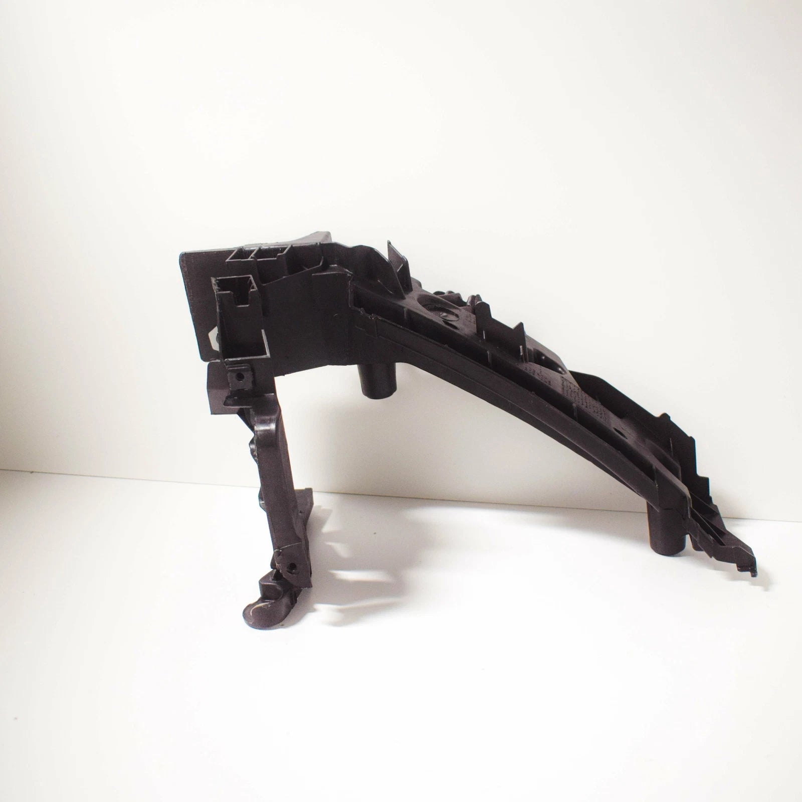 NEW AUDI Q5 8R FRONT RIGHT HEADLIGHT BRACKET 8R0805608B 2014