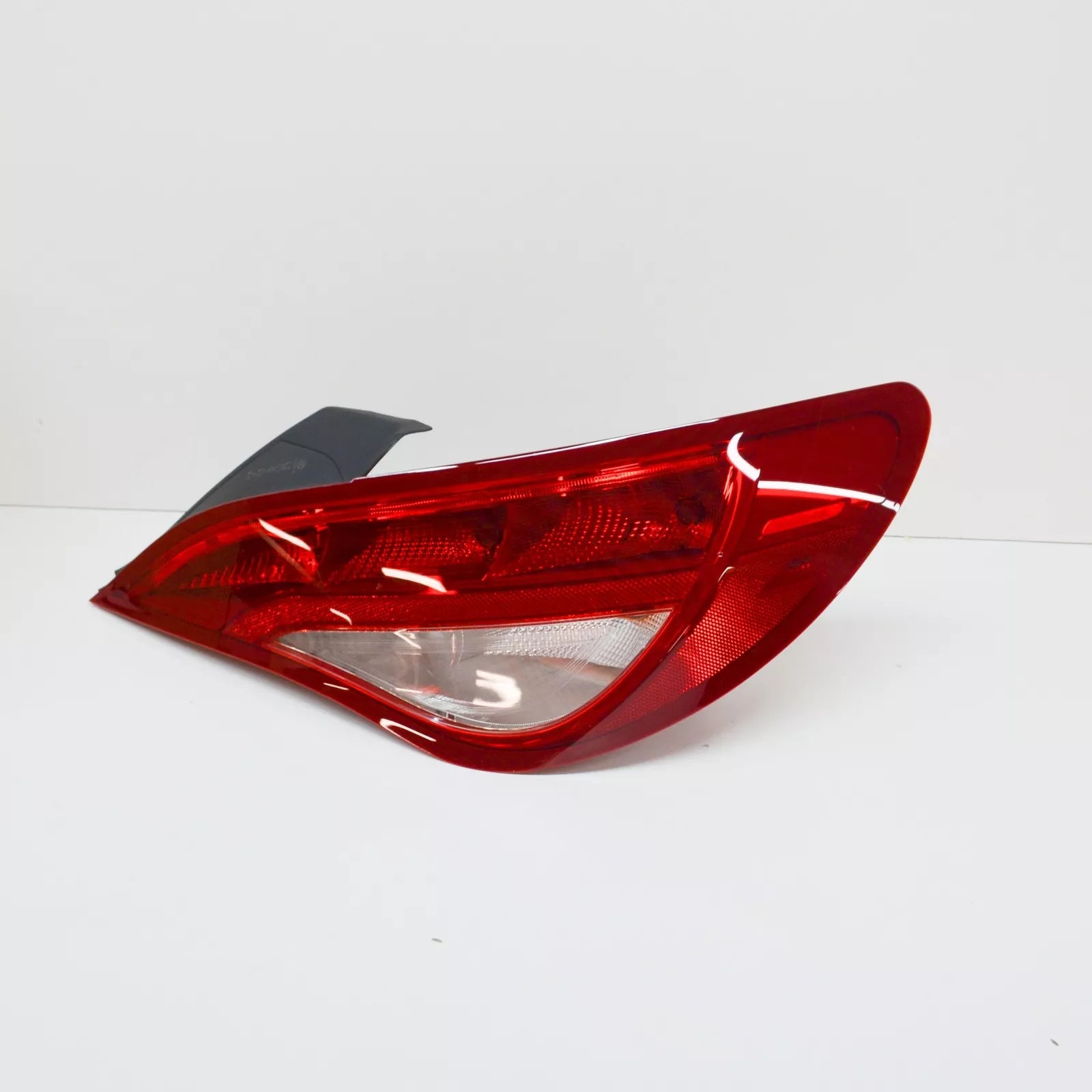 NEW MERCEDES-BENZ CLA COUPE C117 REAR RIGHT TAILLIGHT A1179069800 ORIGINAL