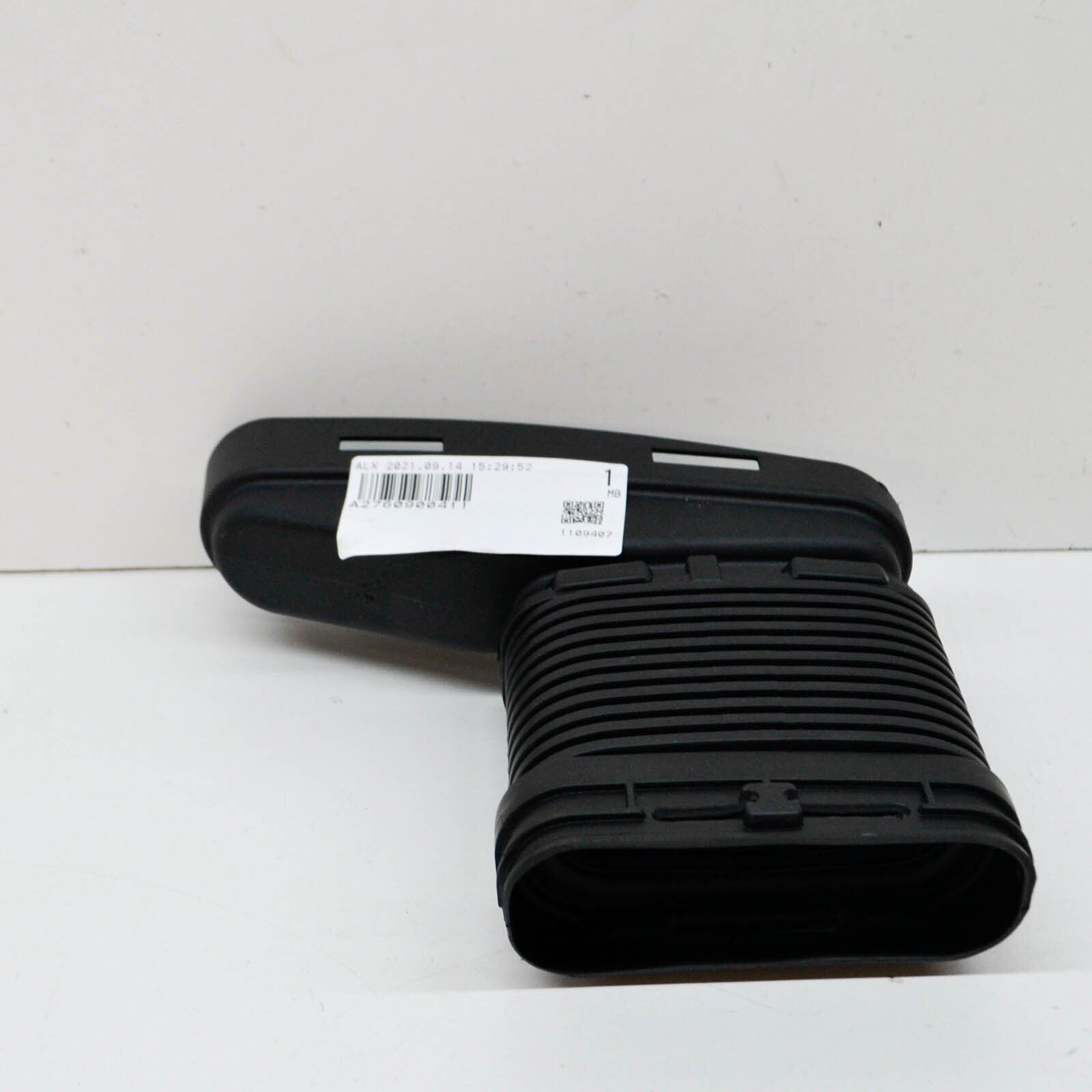 NEW MERCEDES-BENZ C-CLASS W205 AIR INTAKE DUCT A2760900411 ORIGINAL