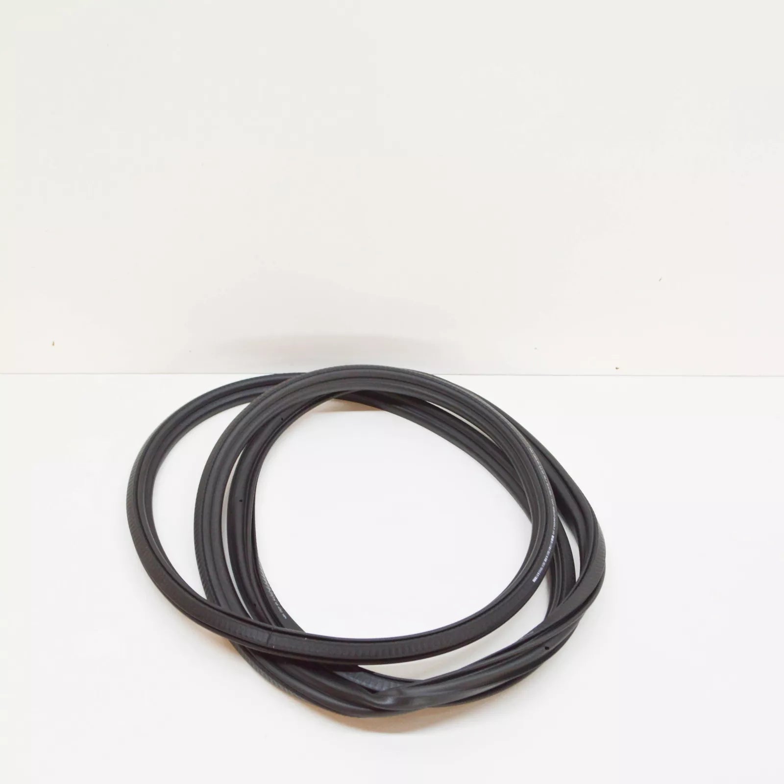 NEW AUDI Q7 4L REAR HATCH LID GASKET 4L0827705J