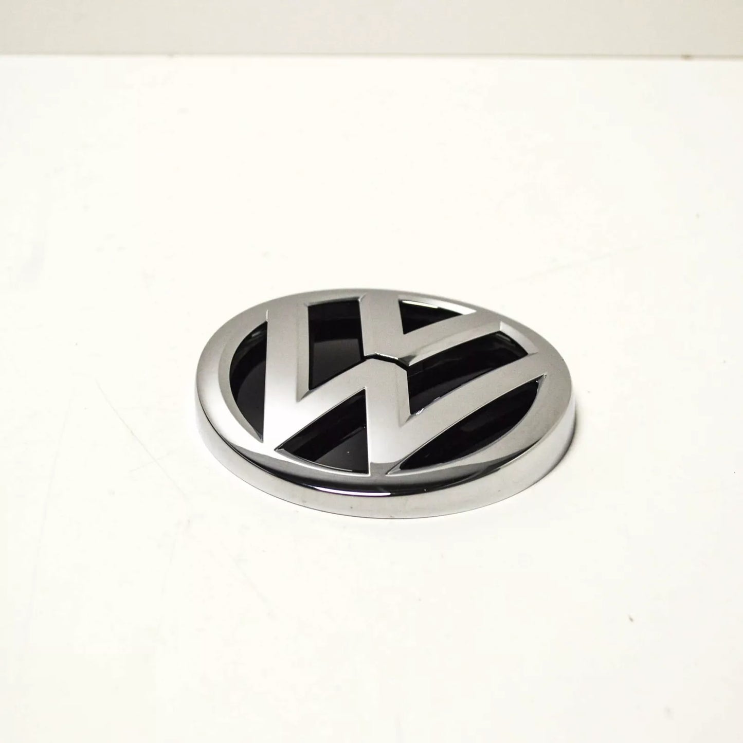NEW VOLKSWAGEN GOLF MK7 TRUNK LID BADGE EMBLEM 5G0853617A 2015 ORIGINAL