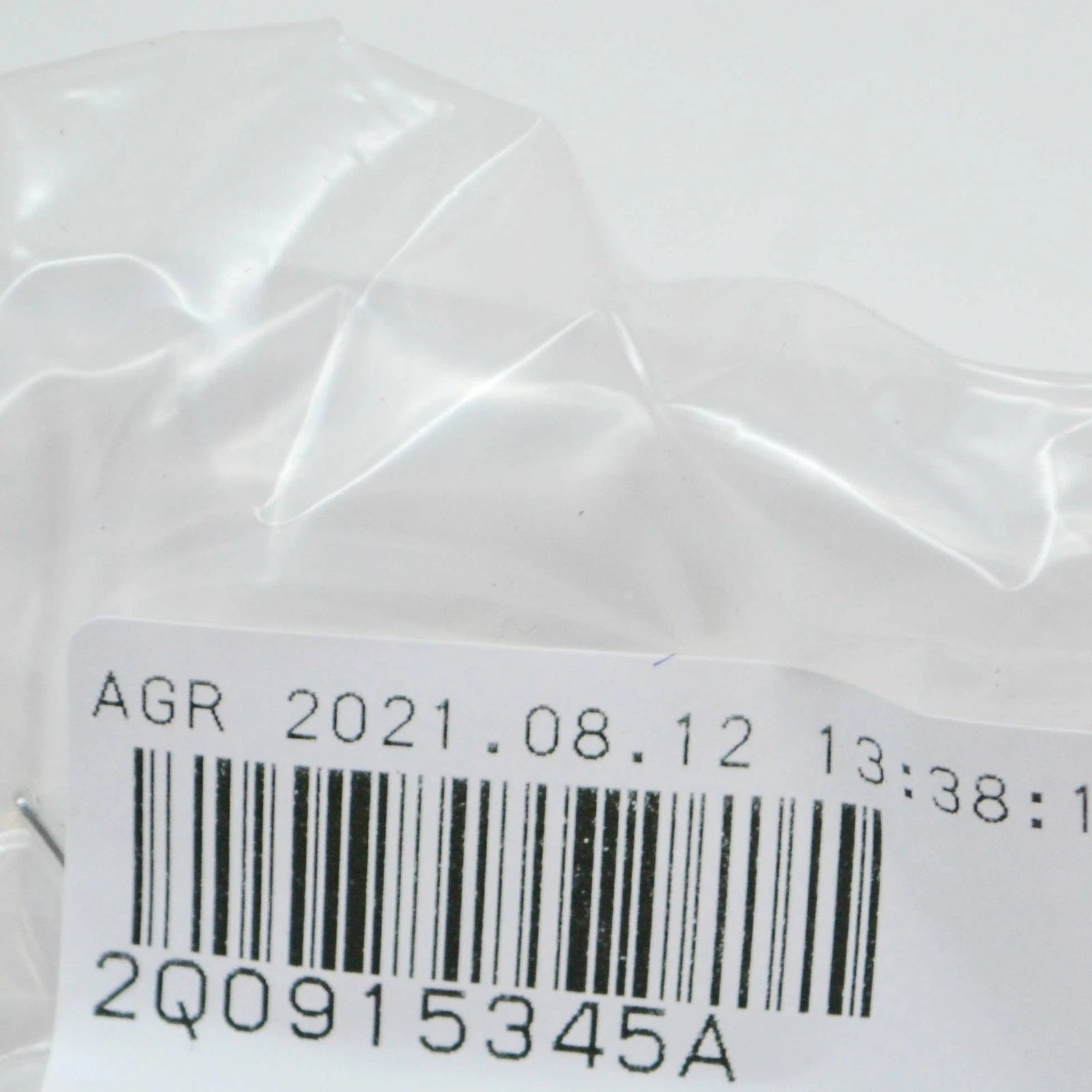 NEW VOLKSWAGEN CA1 ATLAS ENGINE BAY FUSE BOX RETAINER 2Q0915345A ORIGINAL