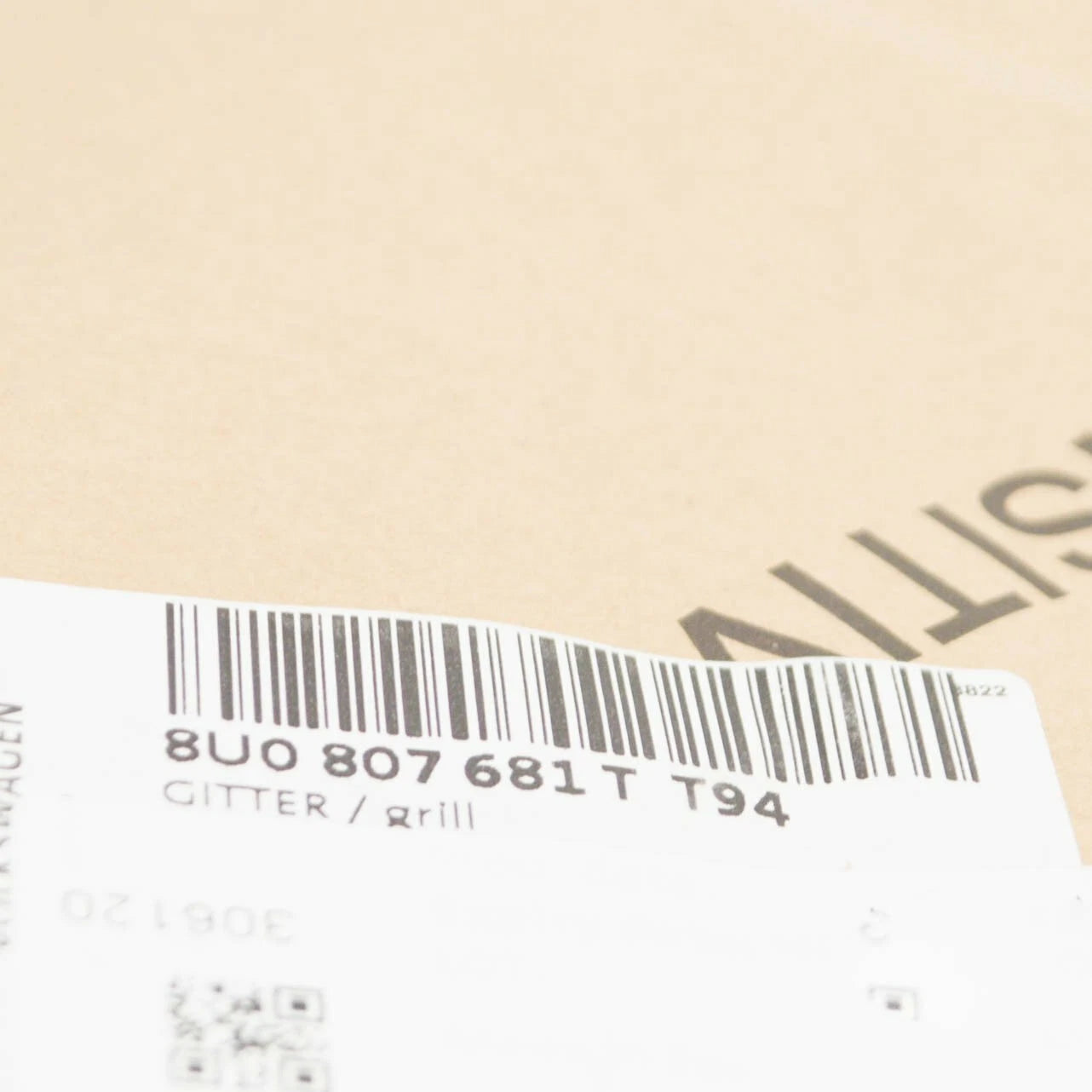 NEW AUDI Q3 8U FRONT BUMPER LEFT SIDE GRILLE 8U0807681T T94