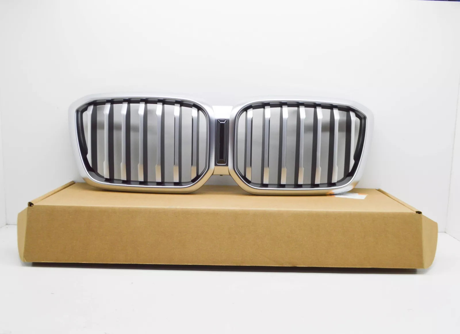 NEW BMW X3 G01 FRONT BUMPER RADIATOR GRILLE 51139881906 ORIGINAL