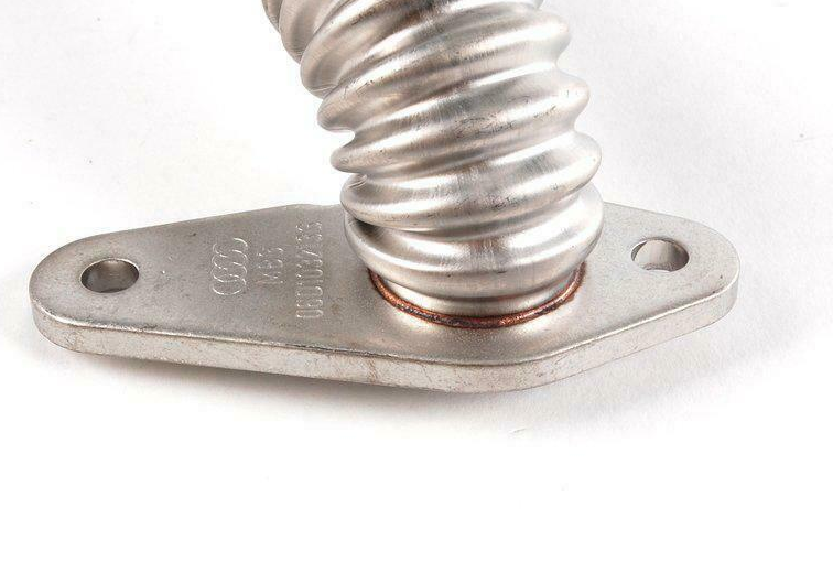 NEW AUDI A4 B7 ENGINE BREATHER VENT TUBE 06D103213G ORIGINAL