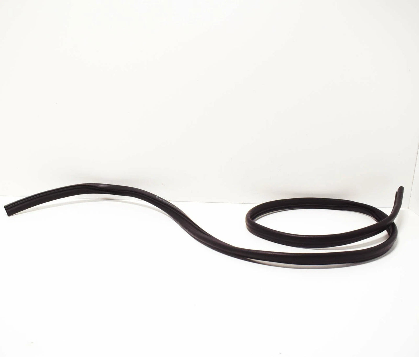 NEW MERCEDES-BENZ CL C216 FRONT HOOD SEAL A2216280598