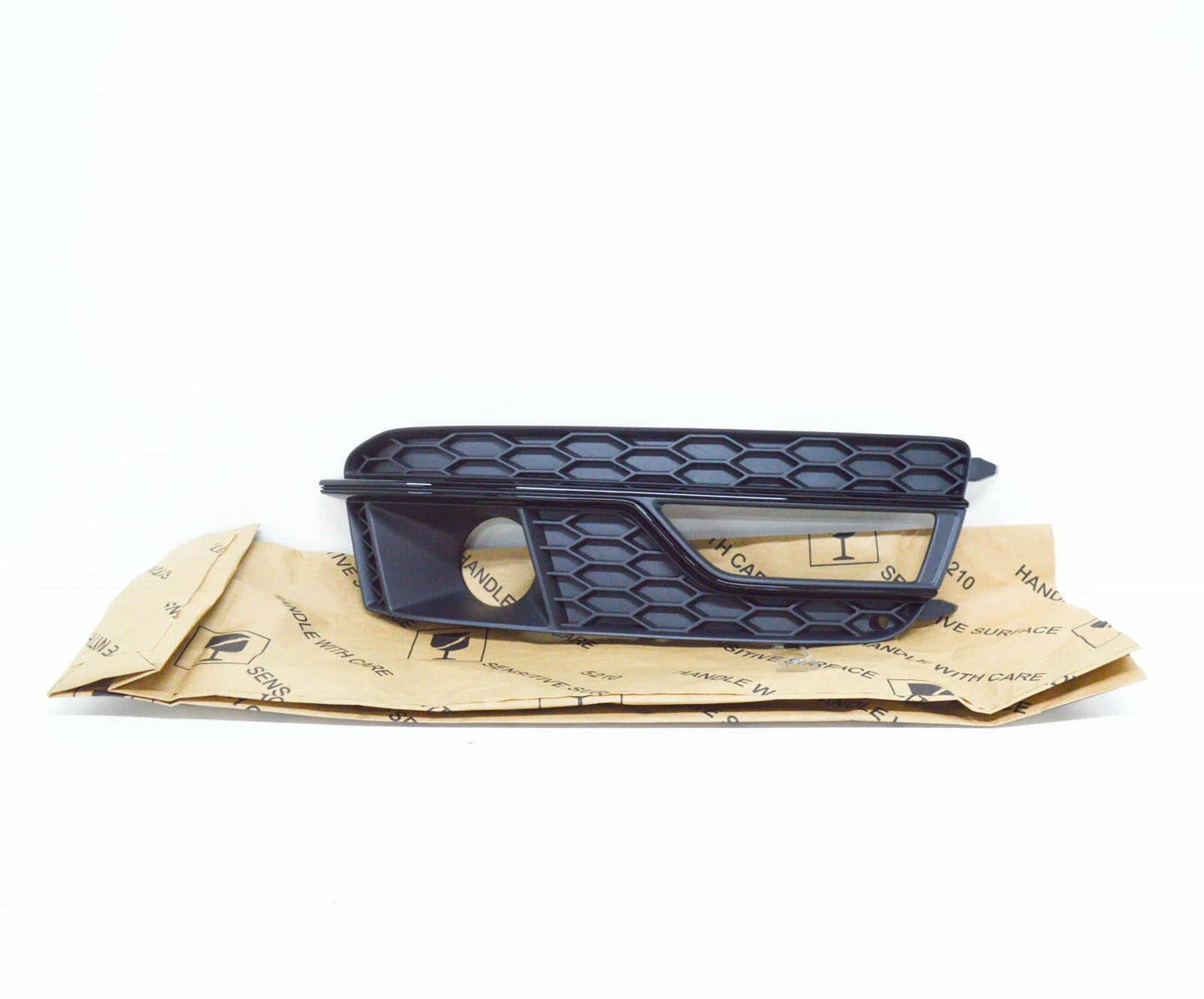 NEW AUDI A5 S5 8TA FRONT BUMPER RIGHT FOG LIGHT GRILLE 8T0807682L01C