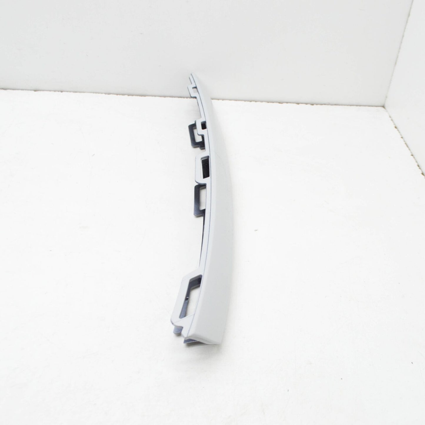 NEW VOLKSWAGEN TIGUAN AD FRONT RIGHT BUMPER MOLDING 5NA853102BGRU ORIGINAL