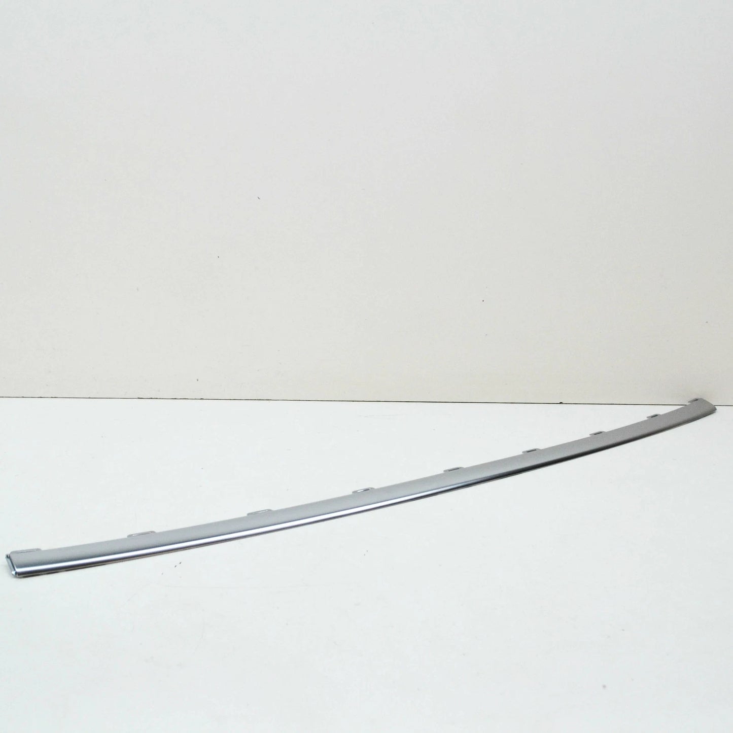 NEW VW GOLF MK7 5G FRONT BUMPER CENTER LOWER MOLDING TRIM 5G08537653Q7