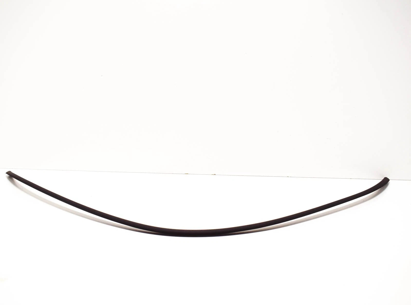 NEW BMW E39 SEDAN REAR WINDSHIELD BOTTOM MOULDING TRIM SEAL 51318159786 ORIGINAL