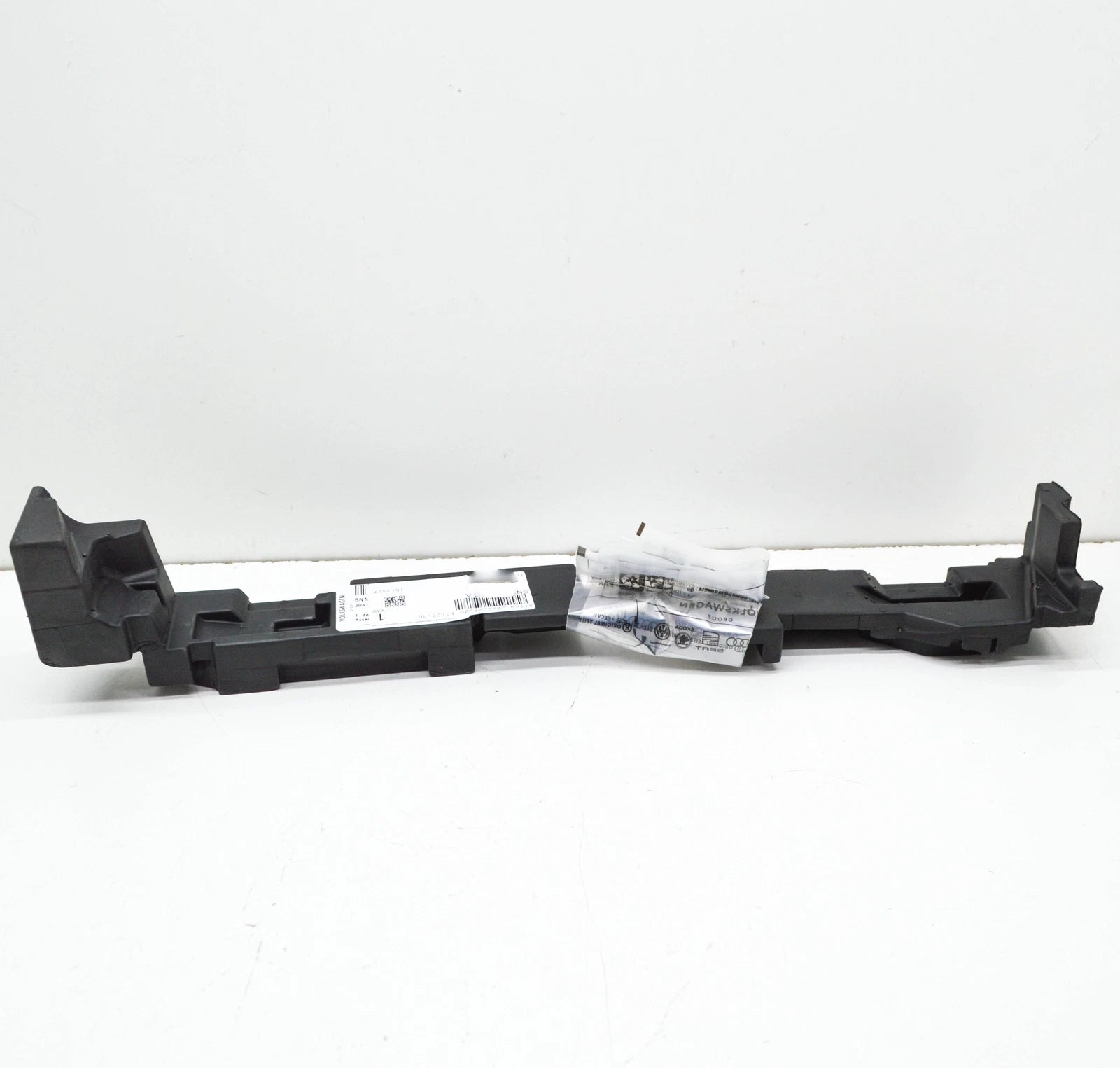 NEW VOLSWAGEN TIGUAN AD LEFT RADIATOR SEALING RUBBER 5NN121331A ORIGINAL