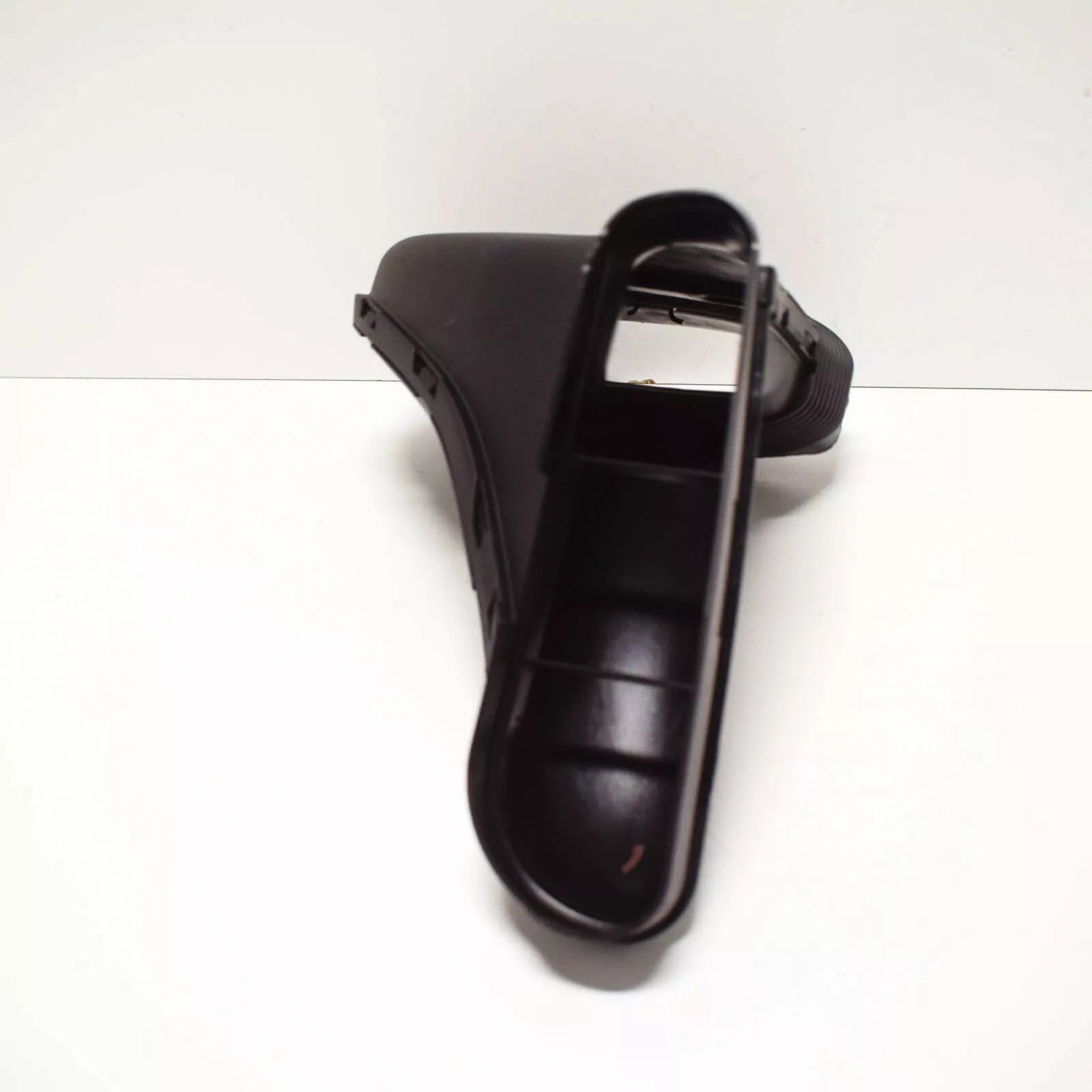 NEW MERCEDES-BENZ E-CLASS C207 AIR INTAKE TUBE HOSE A2760902182