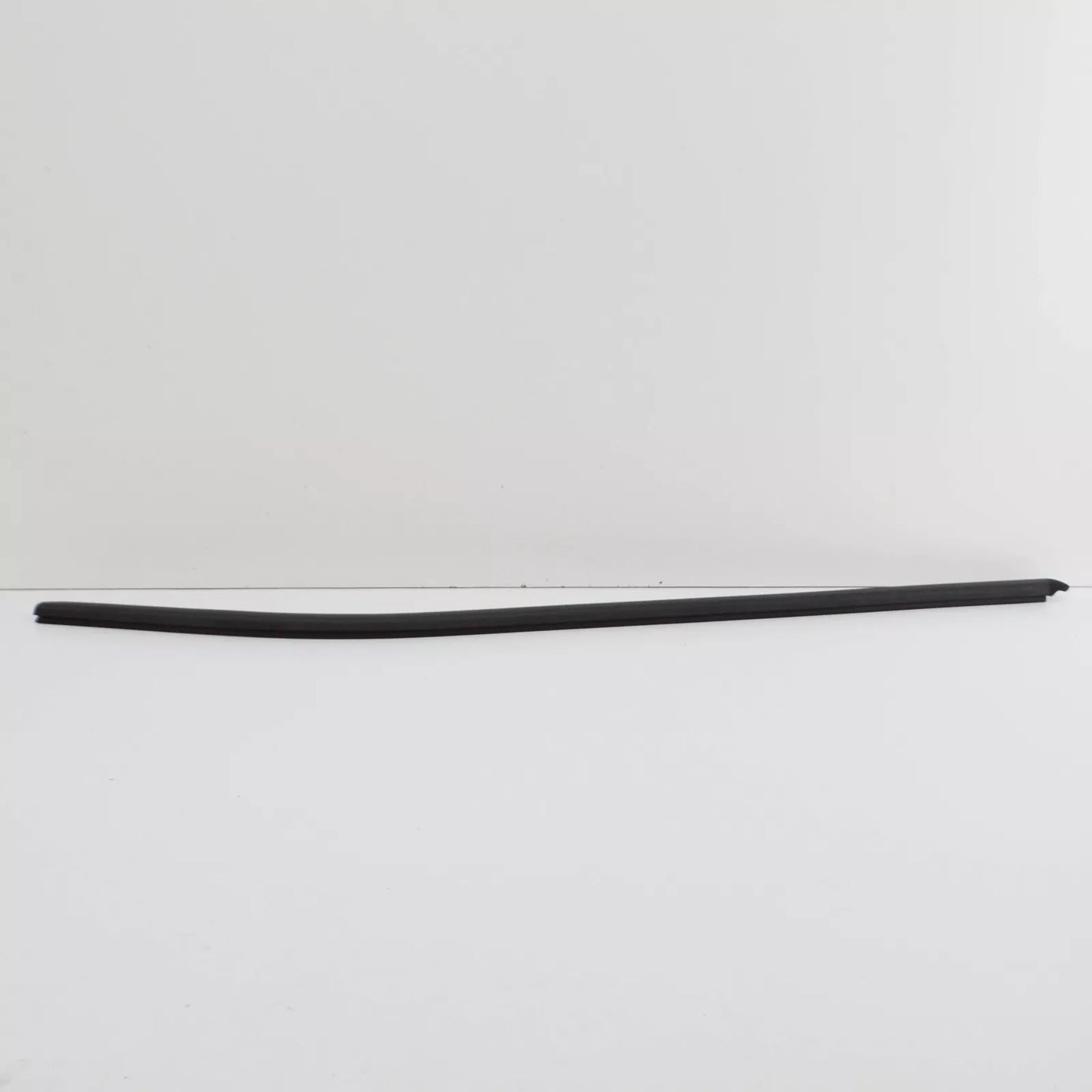 NEW VW TRANSPORTER T6 FRONT RIGHT DOOR WINDOW OUTER SEAL 7LA837704A ORIGINAL