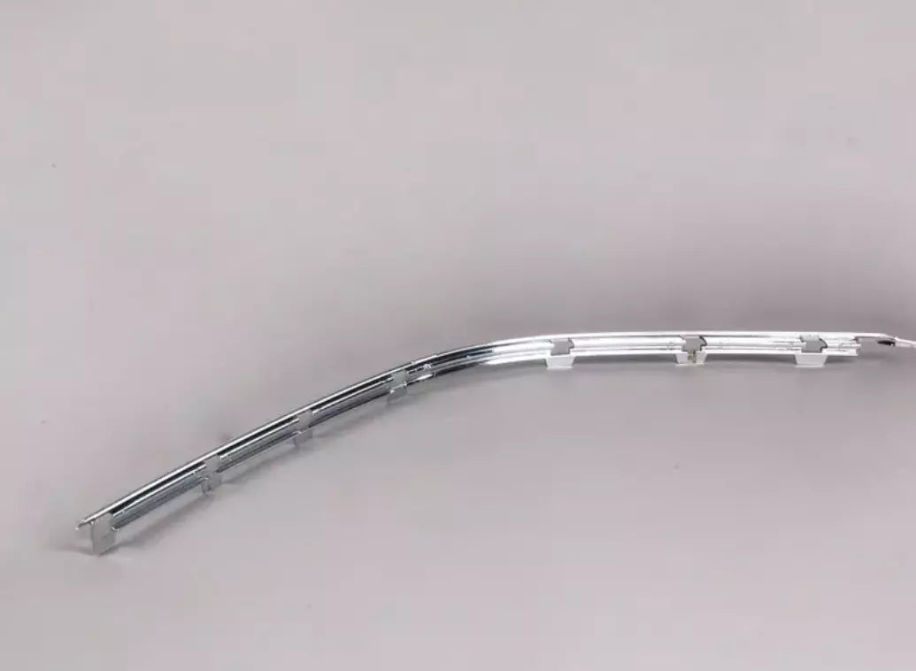 NEW BMW 5 E39 FRONT RIGHT BUMPER MOULDING 8226556 51118226556 ORIGINAL