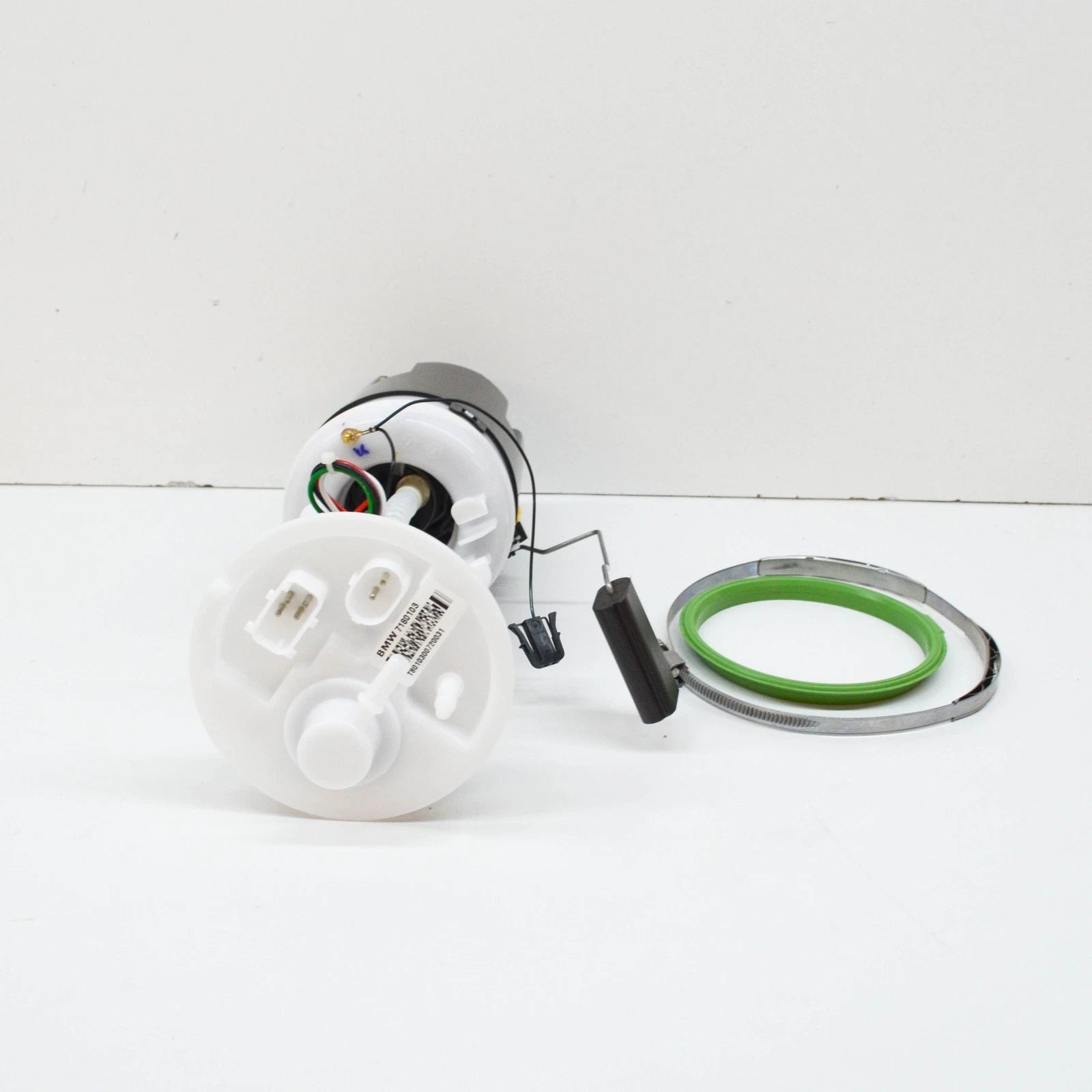 NEW BMW X5 F15 FUEL TANK PUMP 16117212585 7212585 ORIGINAL