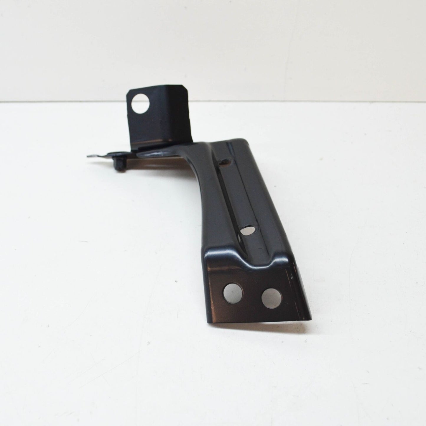 NEW VOLKSWAGEN PASSAT B8 FRONT LEFT WING FENDER HOLDER 3G0821141A ORIGINAL