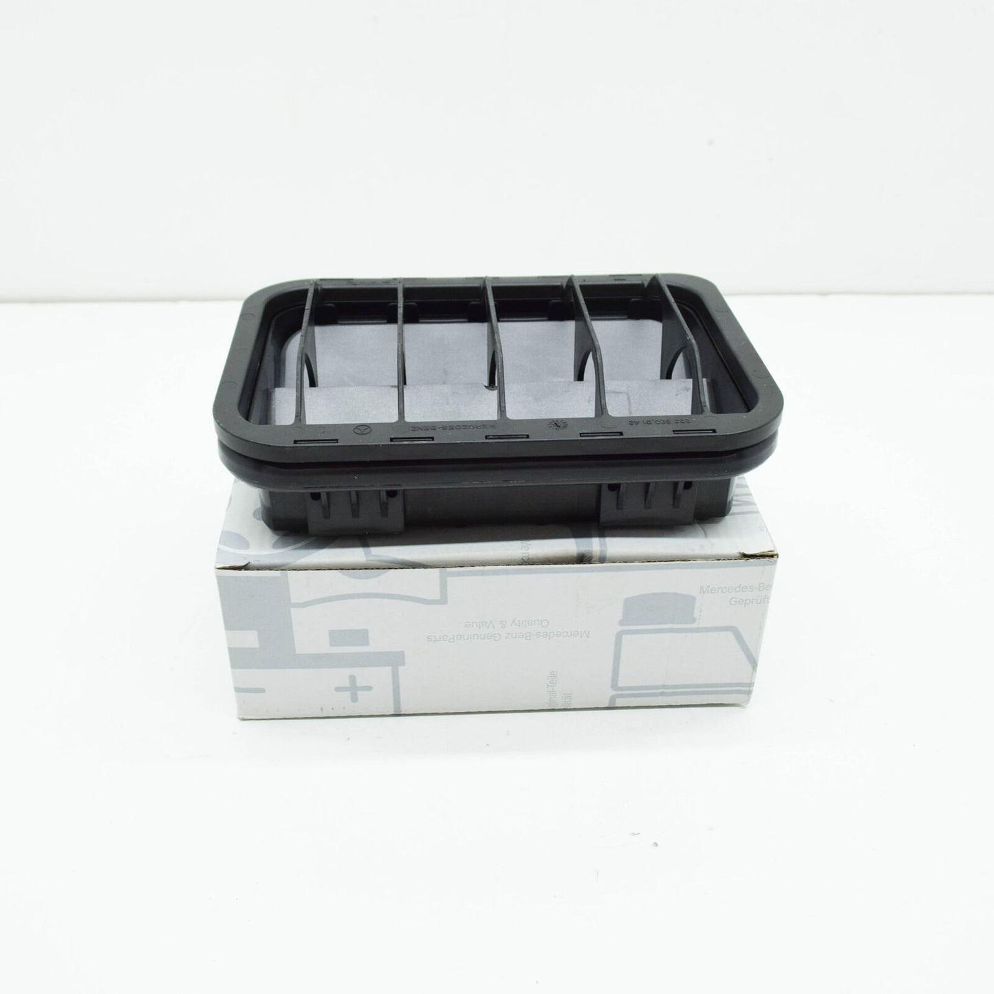 NEW MERCEDES-BENZ C W203 REAR FENDER PRESSURE VENT A2038300142 ORIGINAL