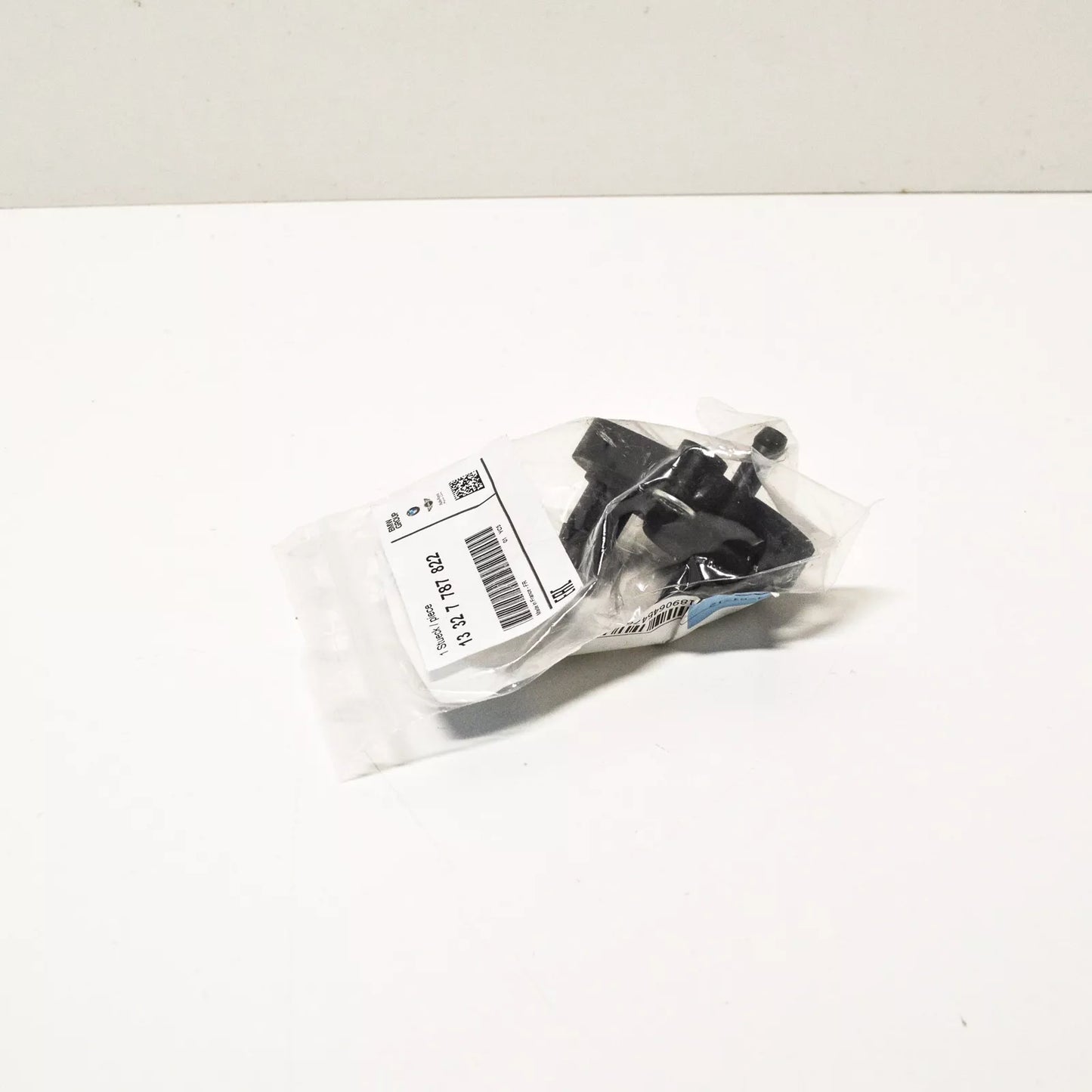 NEW BMW X5 E53 FUEL PREHEATING VALVE 13327787822 7787822 2002 ORIGINAL