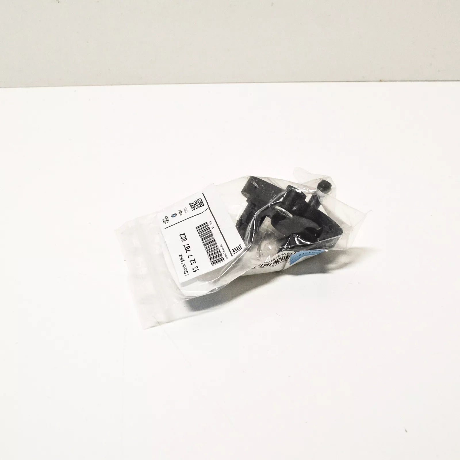 NEW BMW X5 E53 FUEL PREHEATING VALVE 13327787822 7787822 2002 ORIGINAL