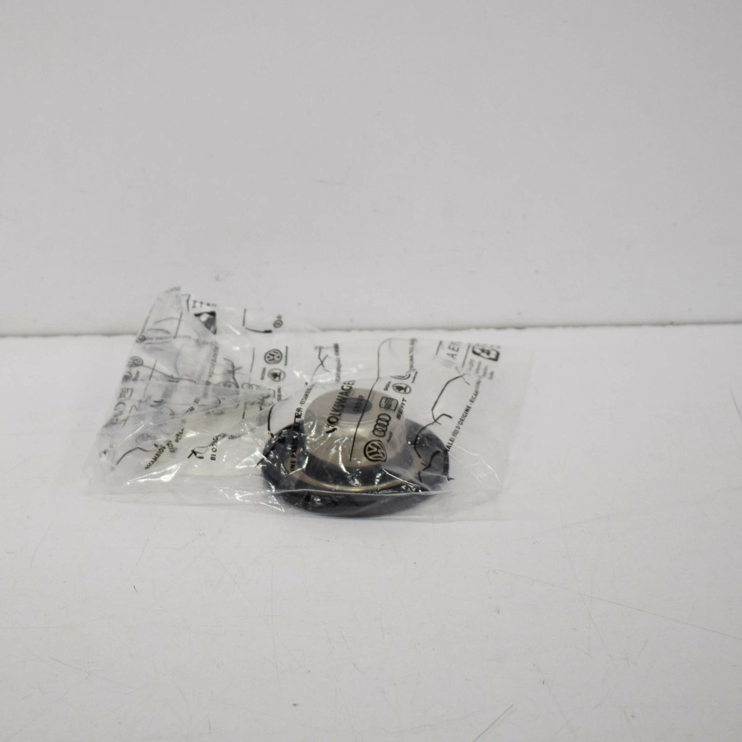 NEW VOLKSWAGEN BORA 1J UPPER STRUT STOP 1J0412319C