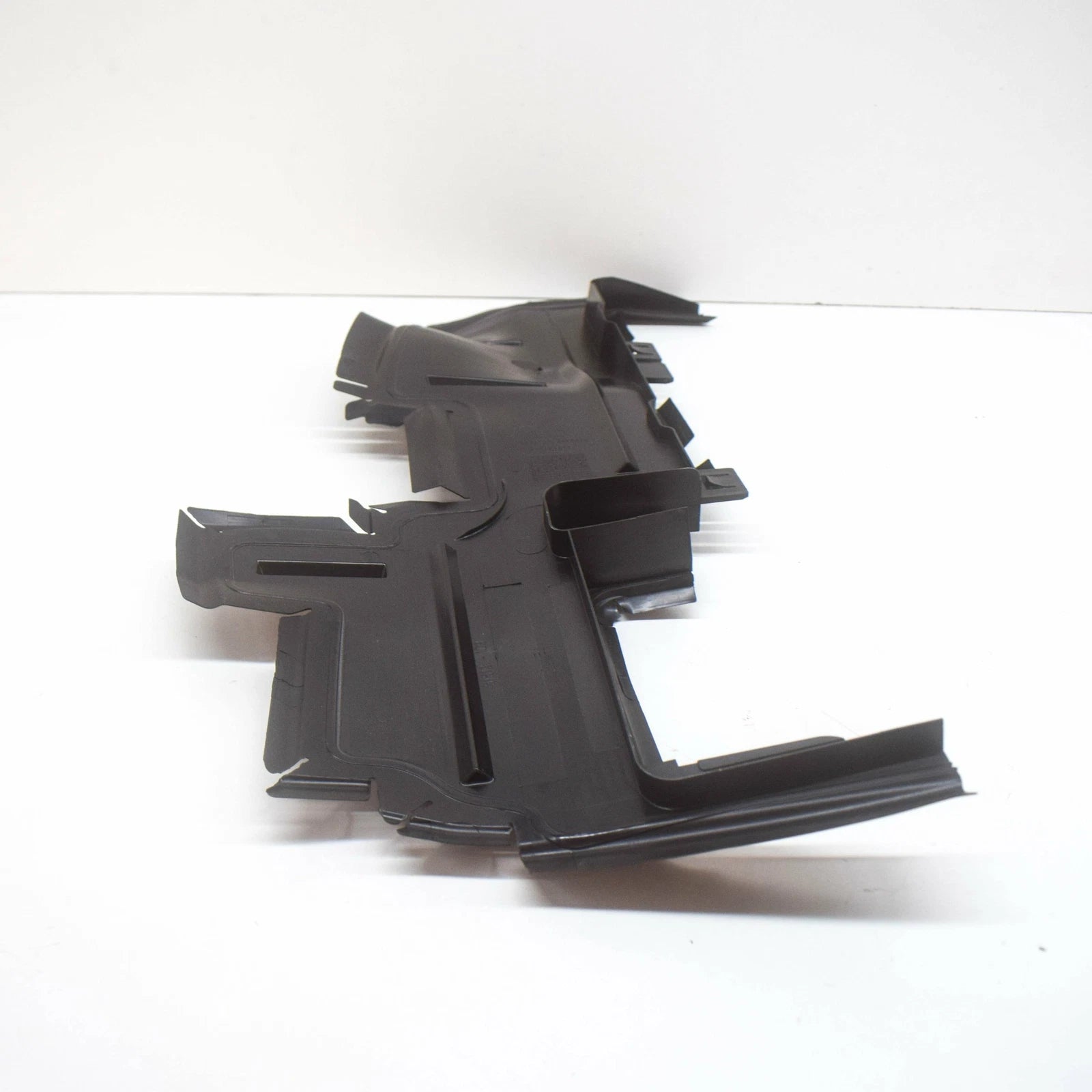 NEW AUDI A6 C7 RADIATOR LEFT AIR GUIDE 4G0121283BJ