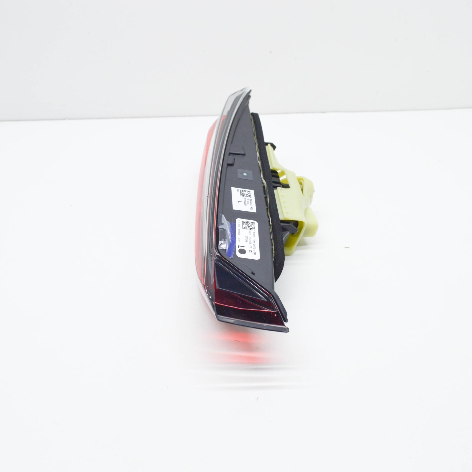 new bmw m4 coupe g22 g82 rear trunk left tailgate taillight 63217477609 original