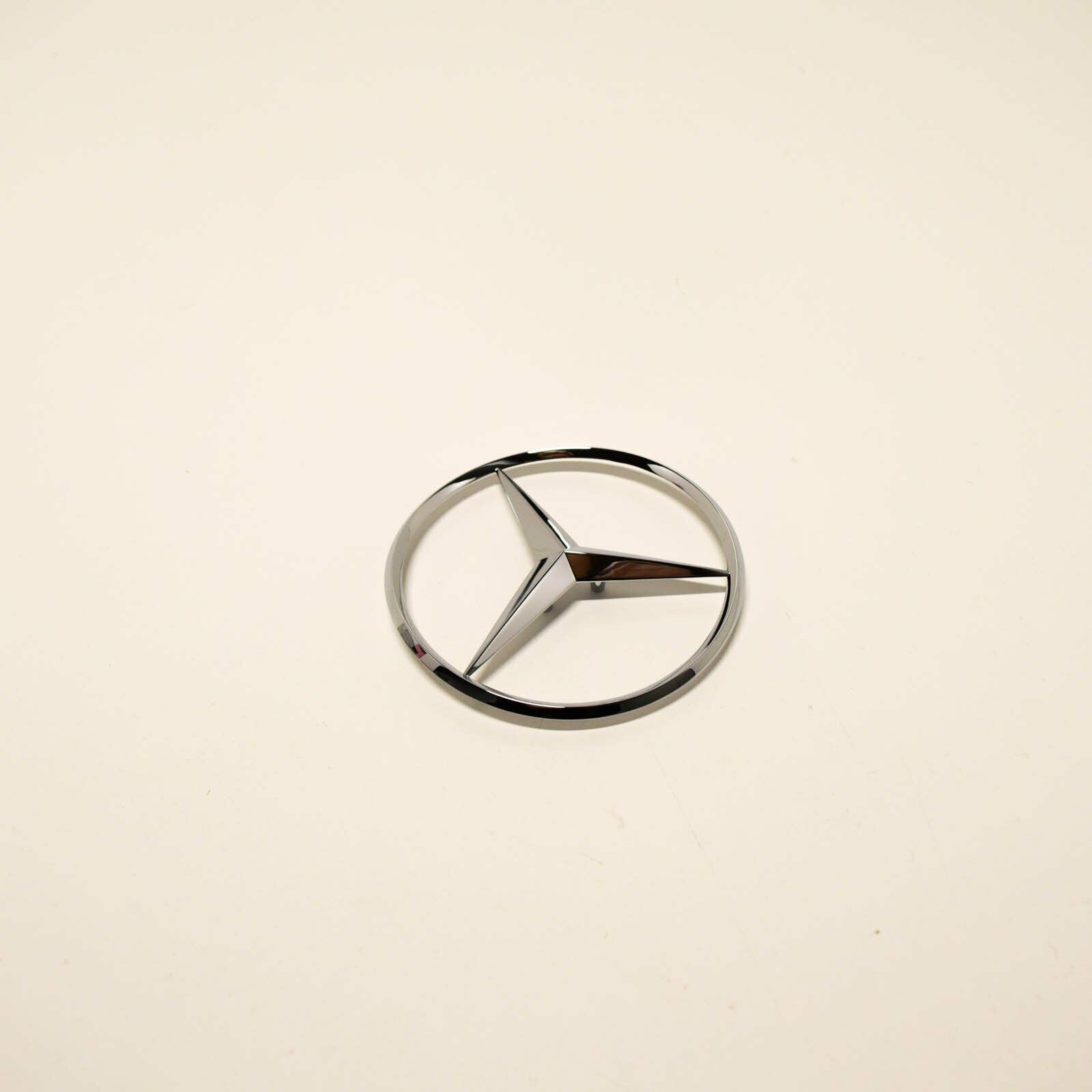 NEW MB E W211 REAR TAILGATE TRUNK BOOT LID EMBLEM BADGE A2117580158 ORIGINAL
