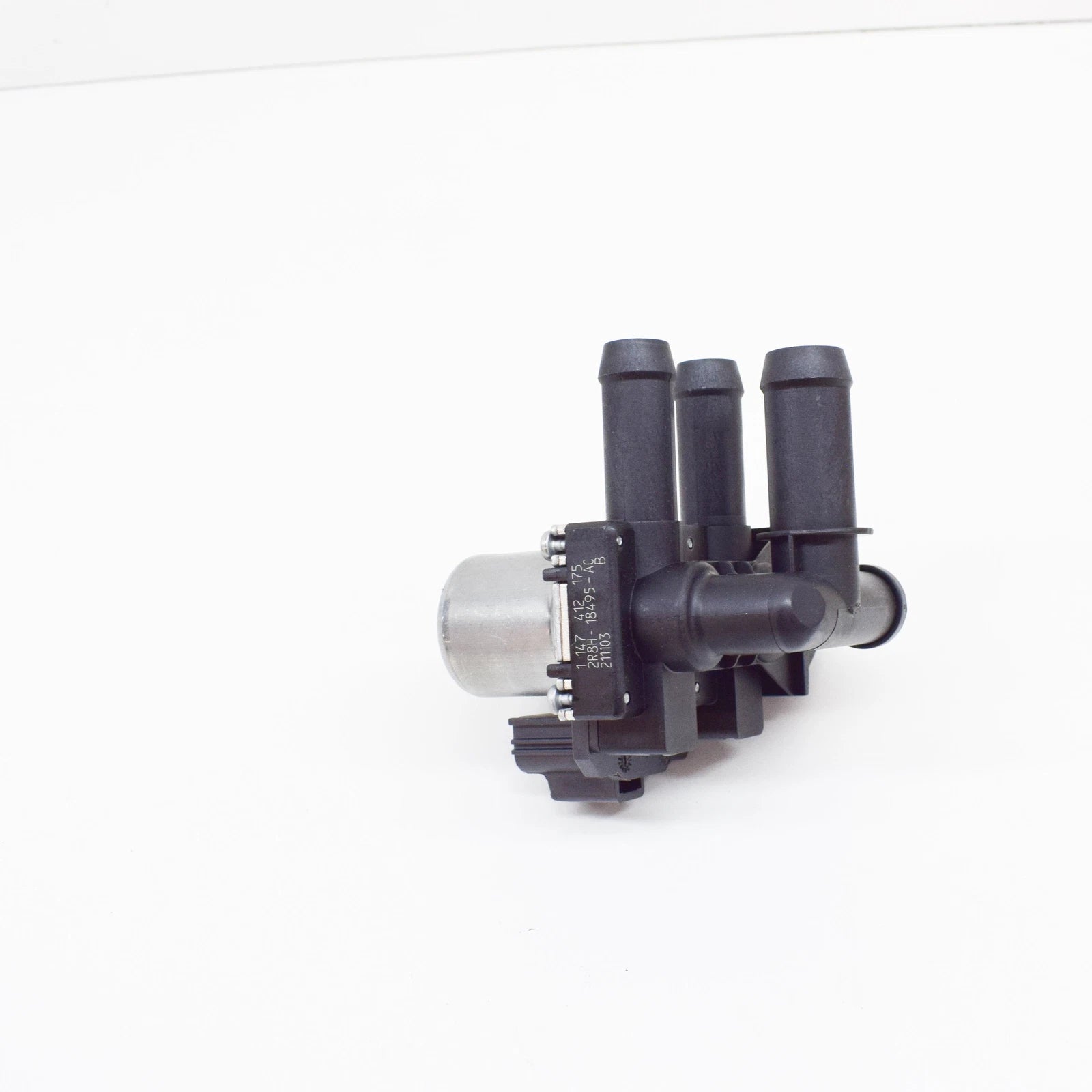 NEW AUDI R8 42 HEATER WATER CONTROL VALVE 400820036A ORIGINAL