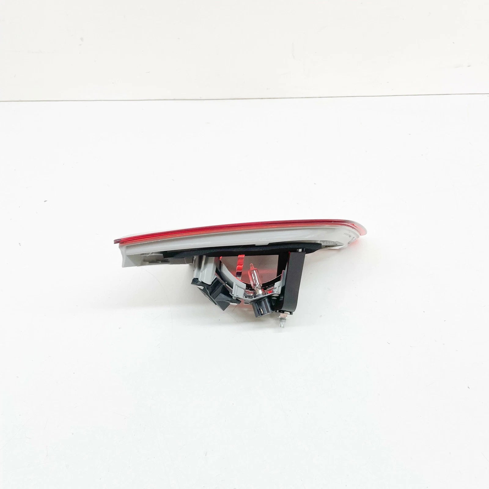 NEW BMW 3 E92 REAR TAILGATE RIGHT TAILLIGHT 63217162300 7162300 ORIGINAL