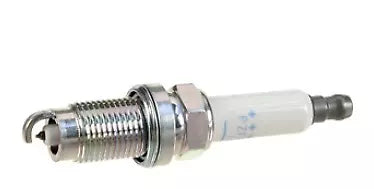 NEW VOLKSWAGEN JETTA MK6 SPARK PLUG 101905600C 2.5 PETROL
