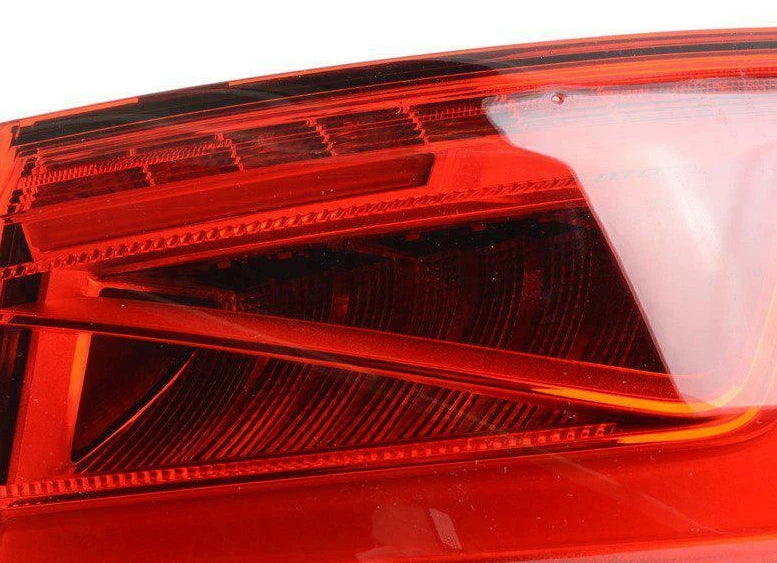 NEW AUDI A3 8V REAR RIGHT OUTER LED TAILLIGHT 8V5945096C ORIGINAL