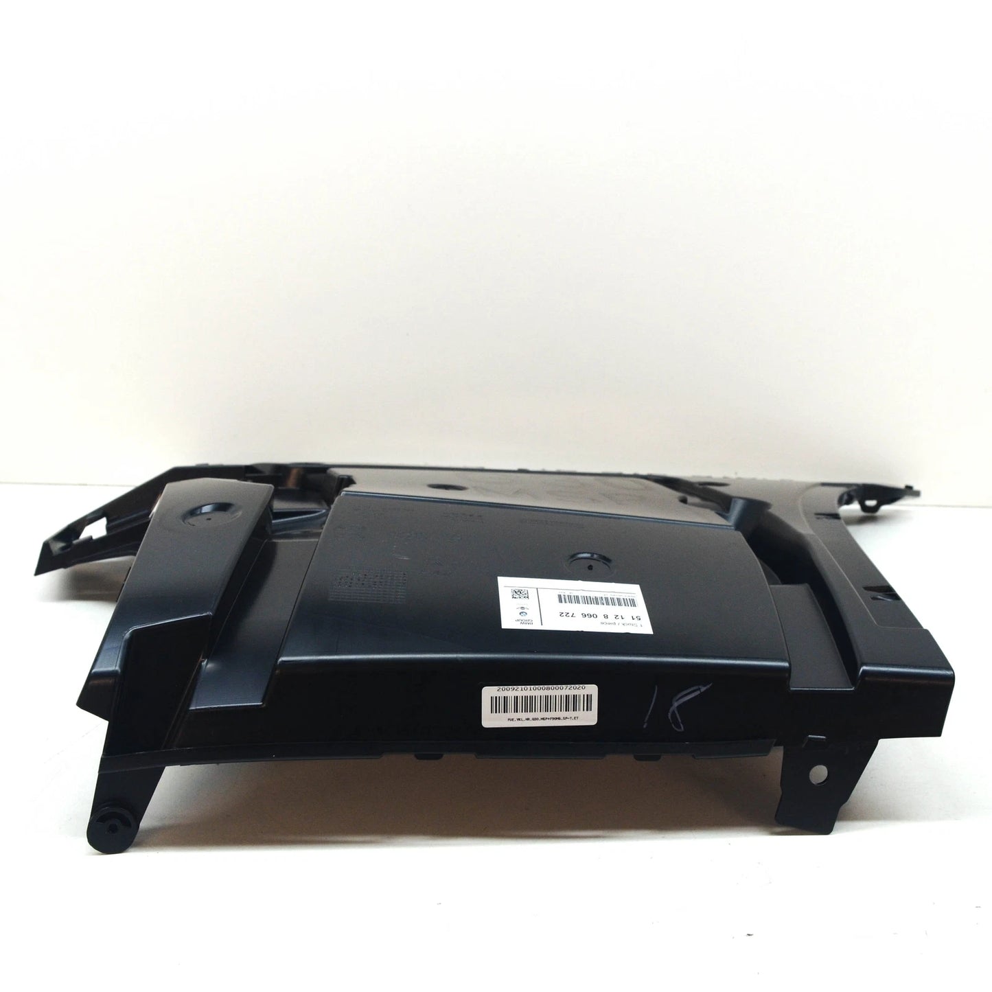 NEW BMW 5 G30 M REAR RIGHT BUMPER BRACKET GUIDE 51128066722 ORIGINAL