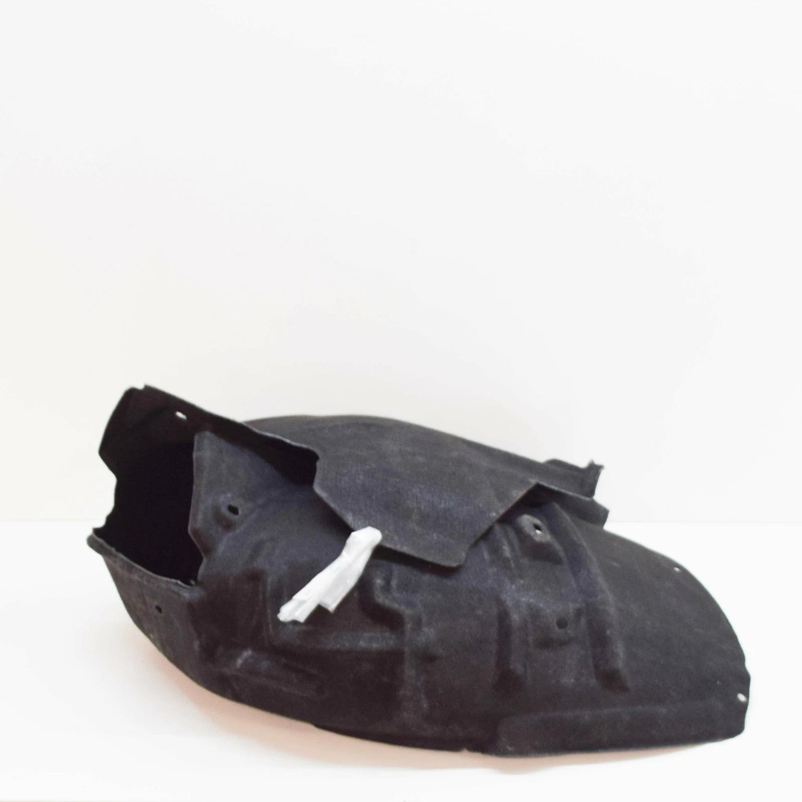 NEW AUDI A4 B8 FROT RIGHT FENDER LINER 8K0821172Q