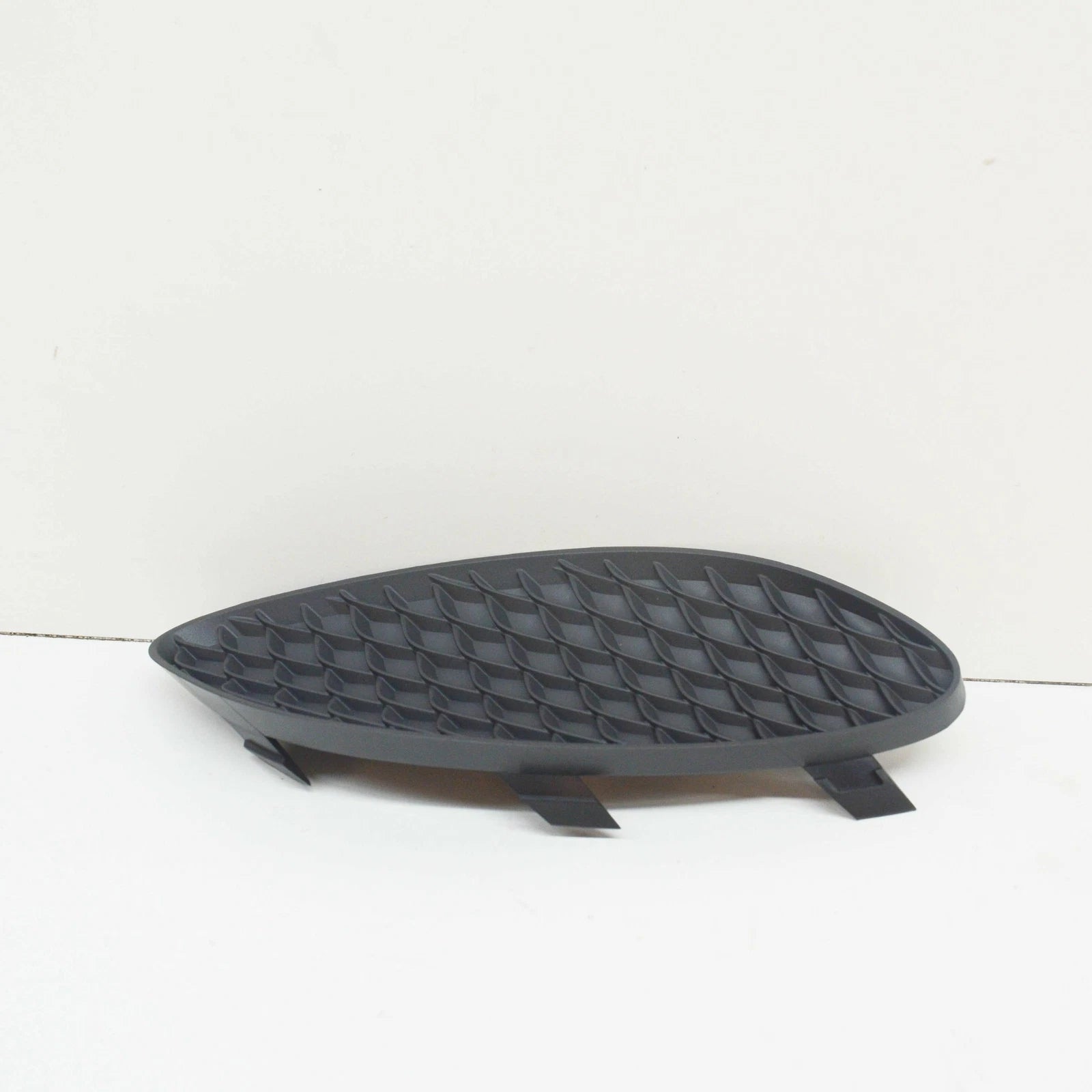 NEW MERCEDES BENZ CLA C117 FRONT BUMPER RIGHT GRILLE COVER A1178852400