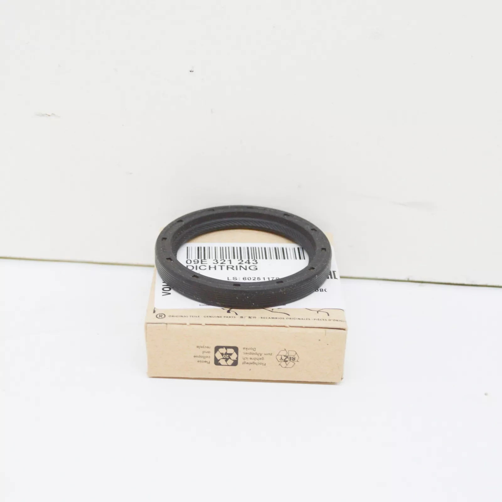 NEW AUDI A6 AVANT C6 TRANSMISSION OIL PUMP SEAL 09E321243 ORIGINAL