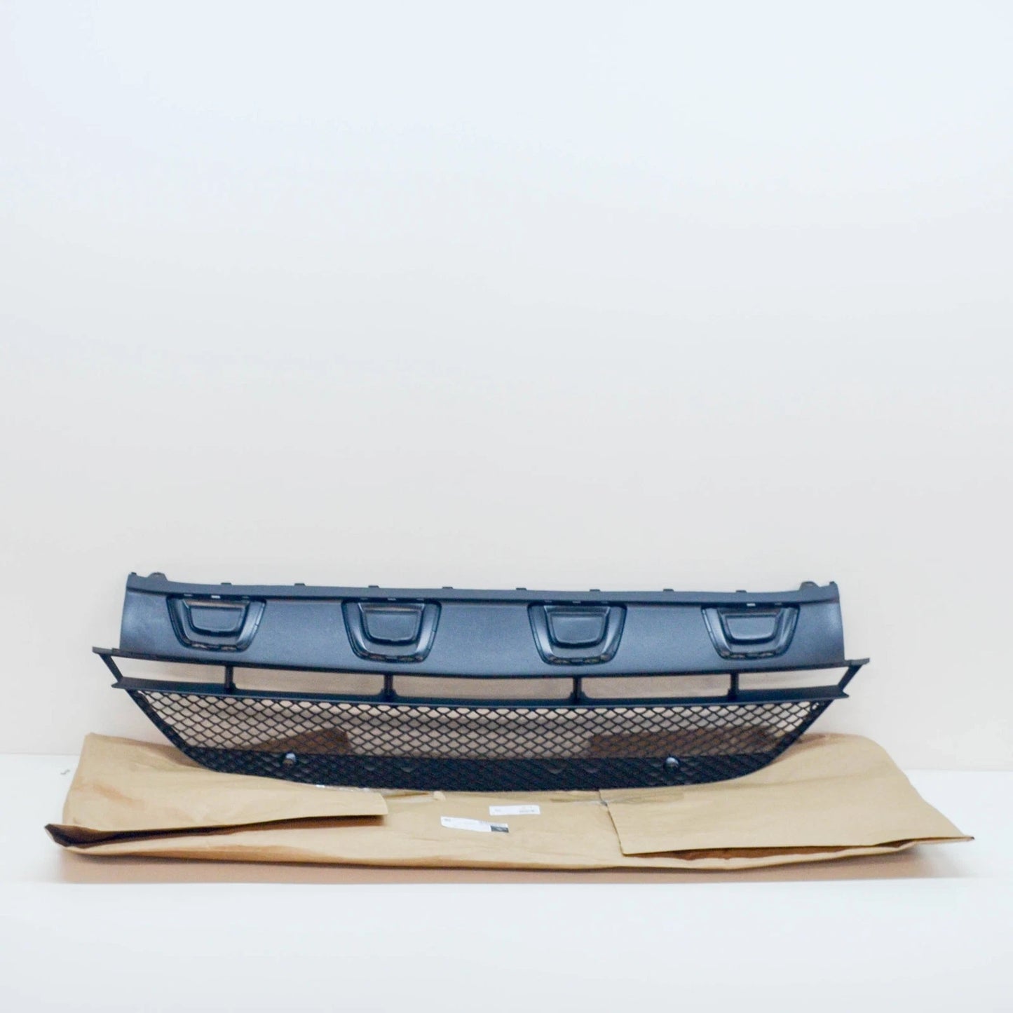 NEW MB GLC X253 AMG FRONT LOWER CENTER GRILLE A2538852400 ORIGINAL