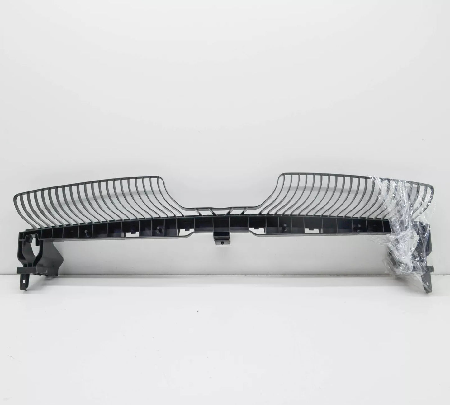 NEW VOLKSWAGEN TIGUAN AD FRONT BUMPER CENTER GUIDE SECTION 5NA805705N