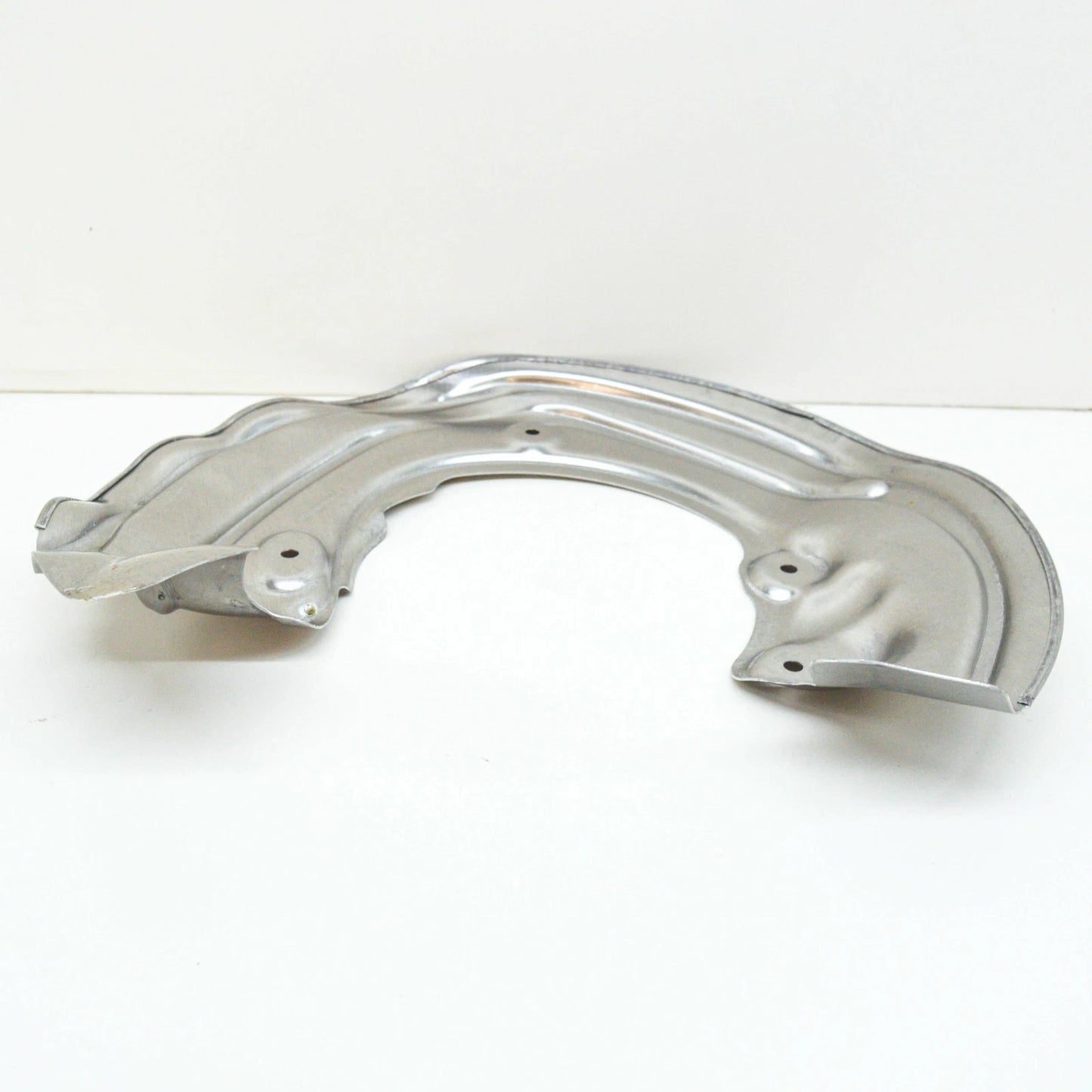 NEW BMW X3 G01 FRONT RIGHT BRAKE DISC PROTECTION PLATE 34106870530 ORIGINAL