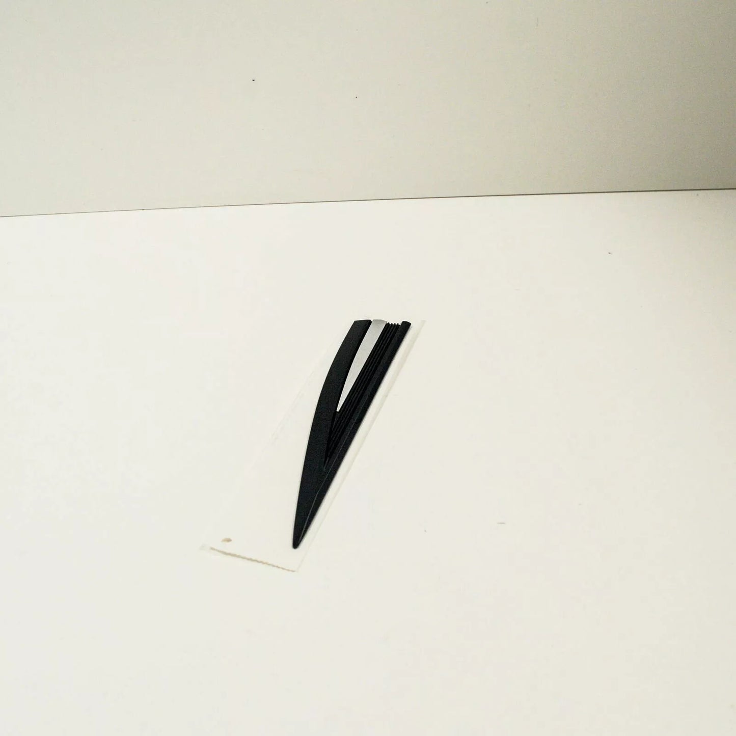 NEW VW TOURAN 5T FRONT RIGHT BADGE SELF-ADHESIVE R-LINE 5TA853426FOD ORIGINAL