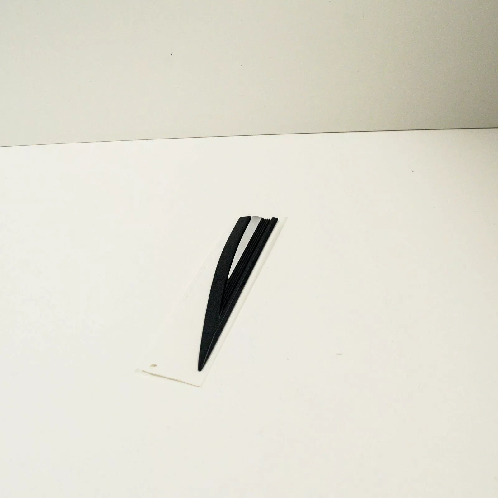 NEW VW TOURAN 5T FRONT RIGHT BADGE SELF-ADHESIVE R-LINE 5TA853426FOD ORIGINAL