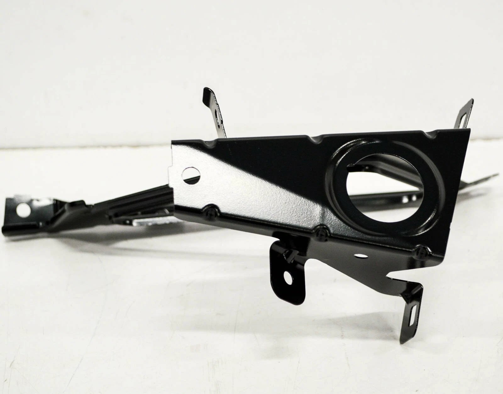 NEW BMW 7 F01 FRONT SIDE PANEL LEFT FENDER MOUNT BRACKET 41357207185 ORIGINAL